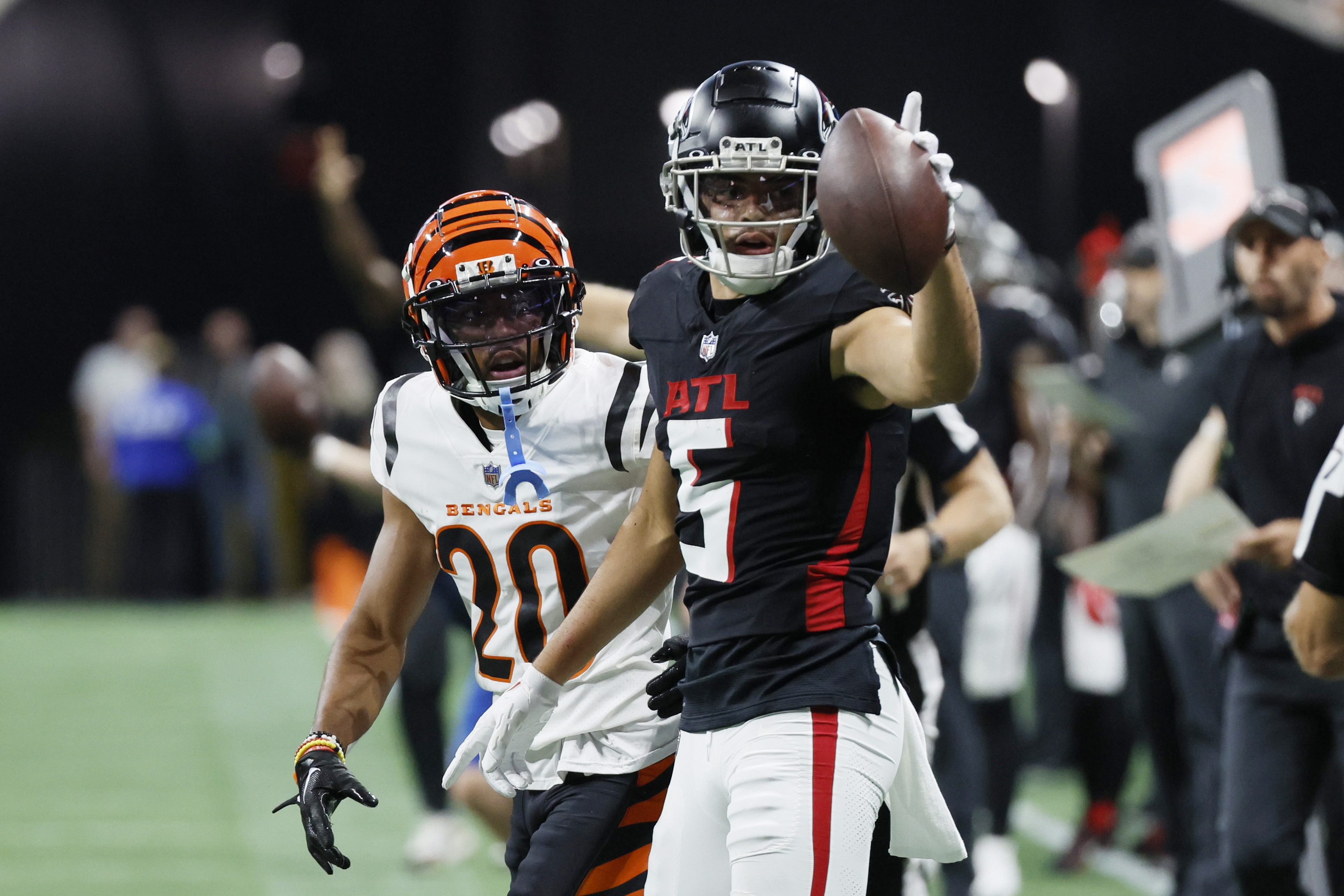 Falcons 12 - Eagles 18 final score: Atlanta's offense loses them the game -  The Falcoholic