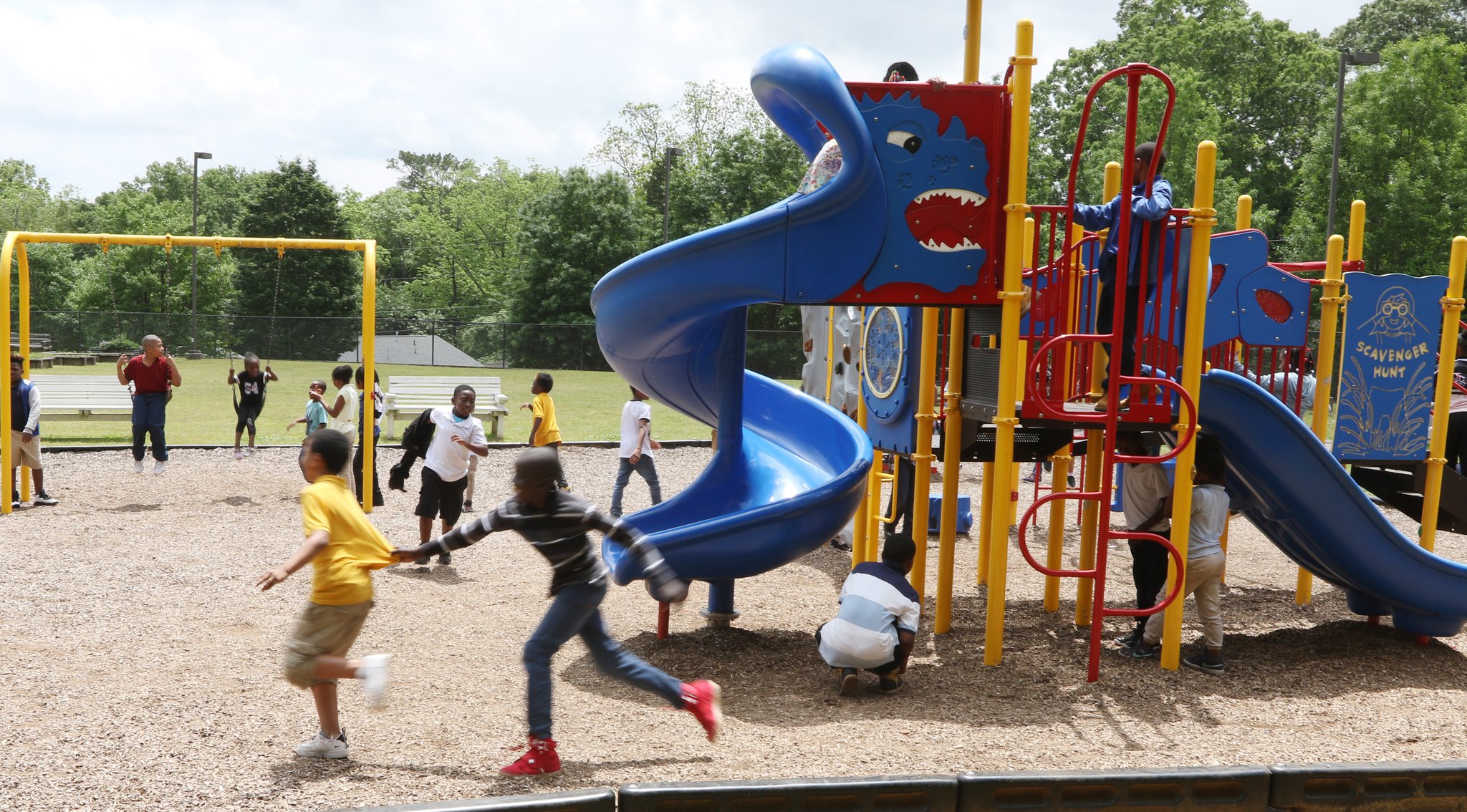 Ambiente carga invadir Atlanta school playgrounds to open as public parks