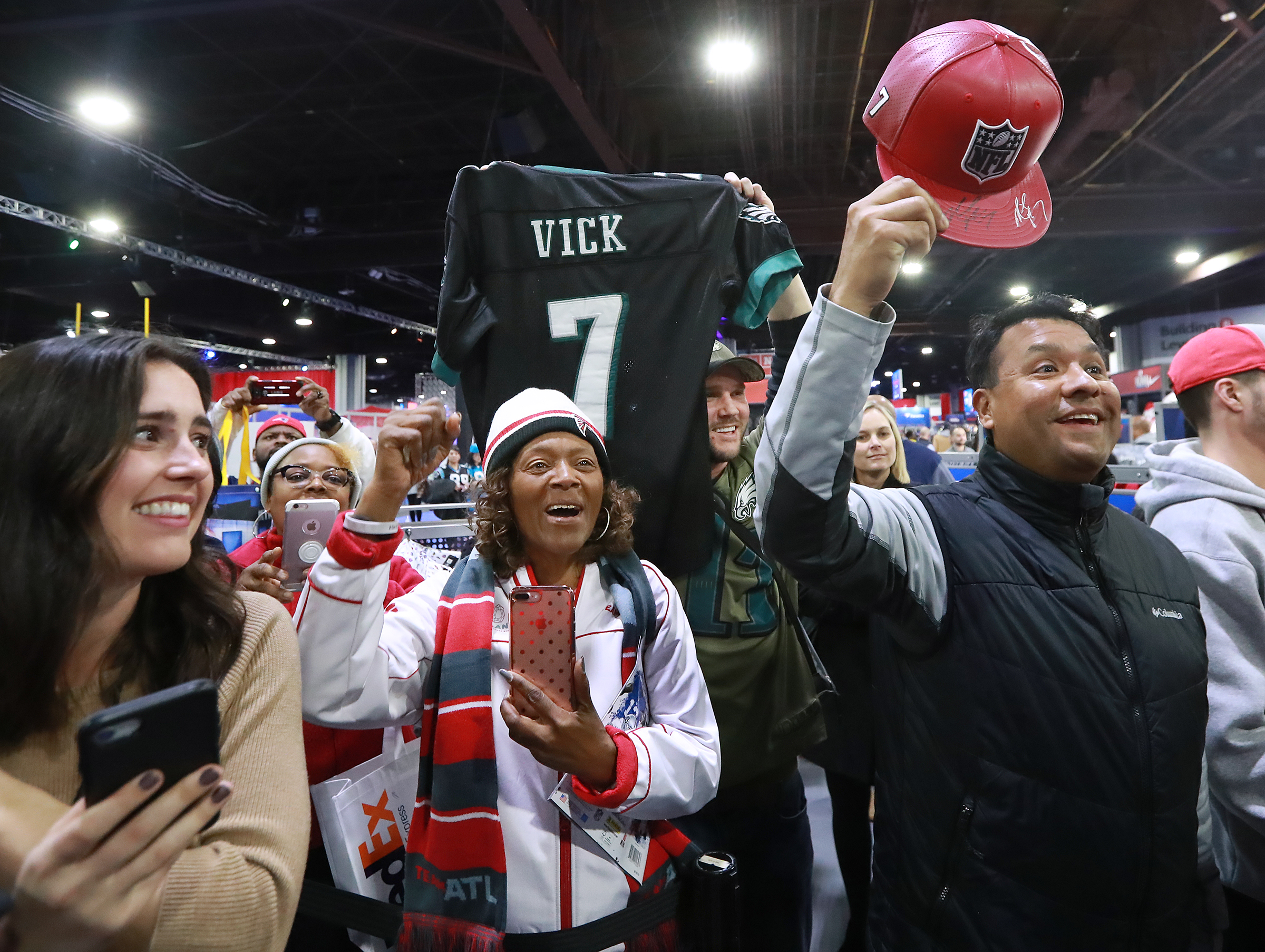 Mike Vick draws a crowd at Atlanta Super Bowl festivities