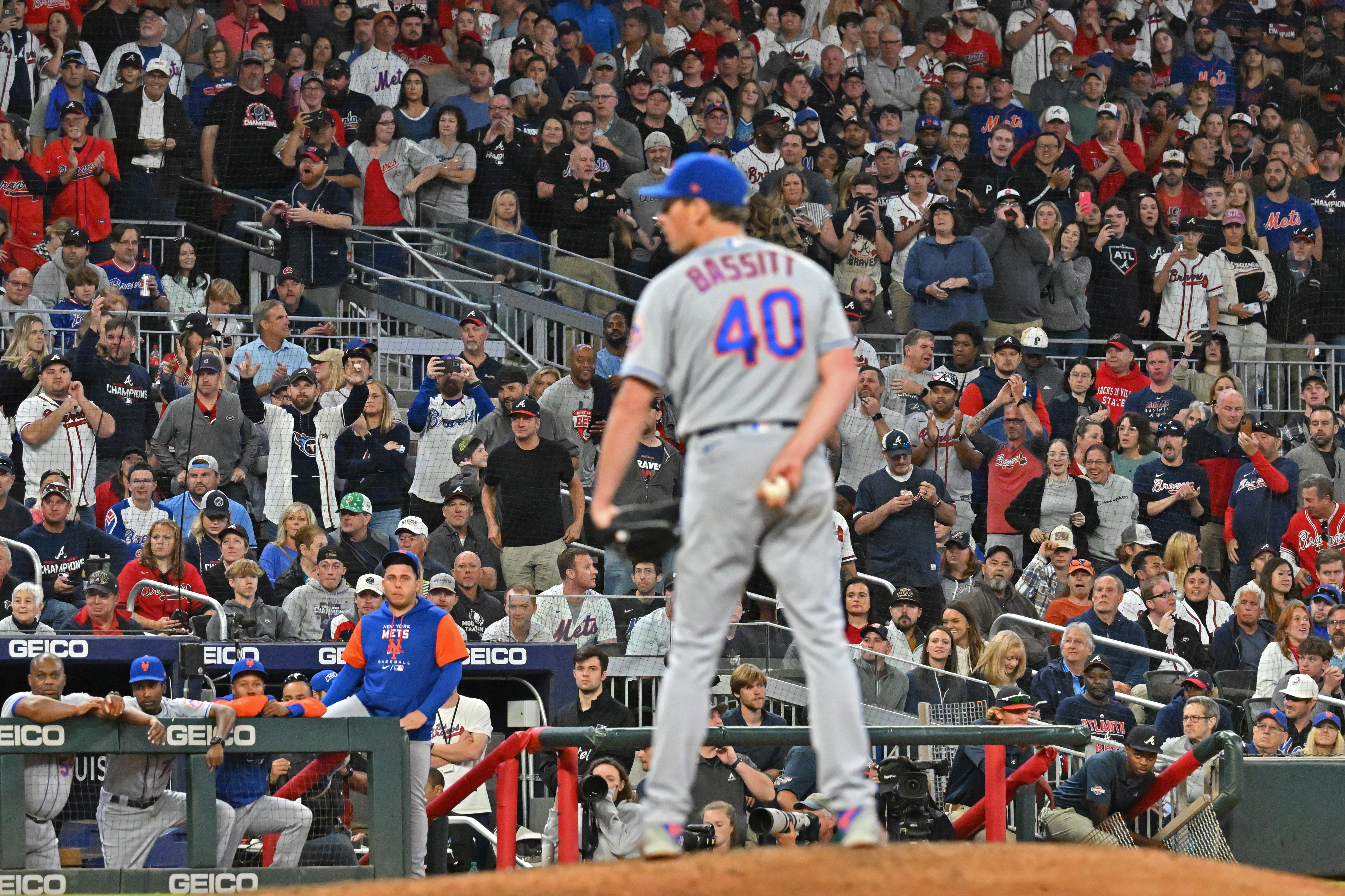 Mets score 6 in the 5th, salvage series finale against Braves - CBS New York