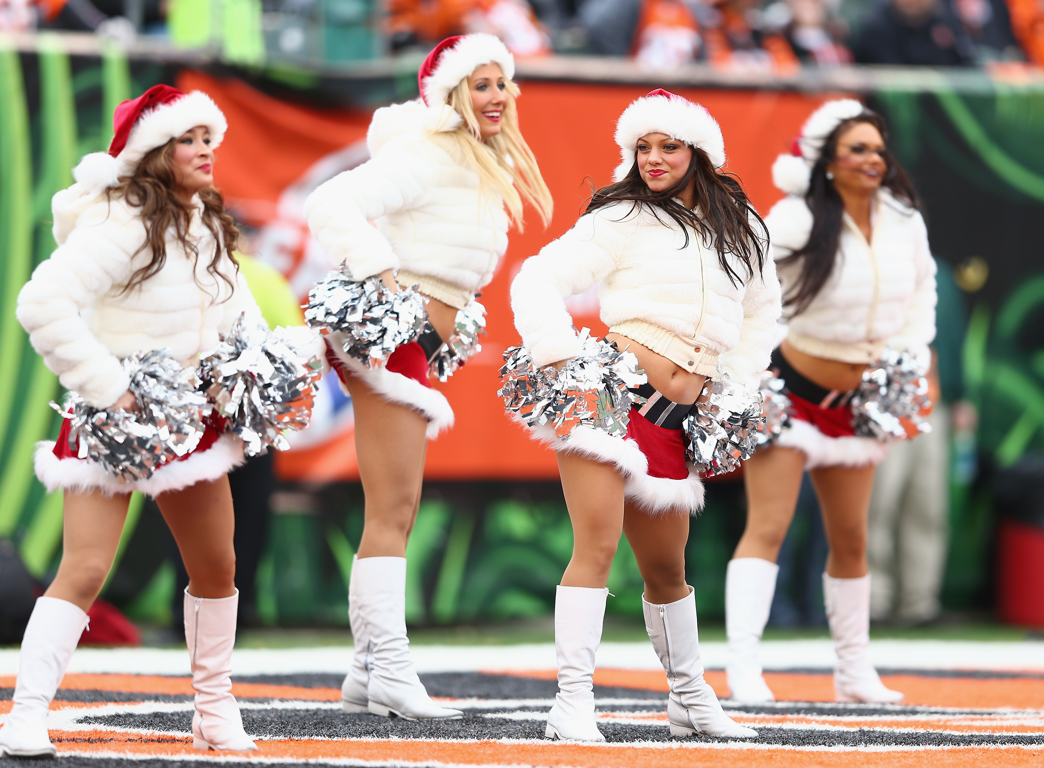 NFL cheerleaders (Week 16)