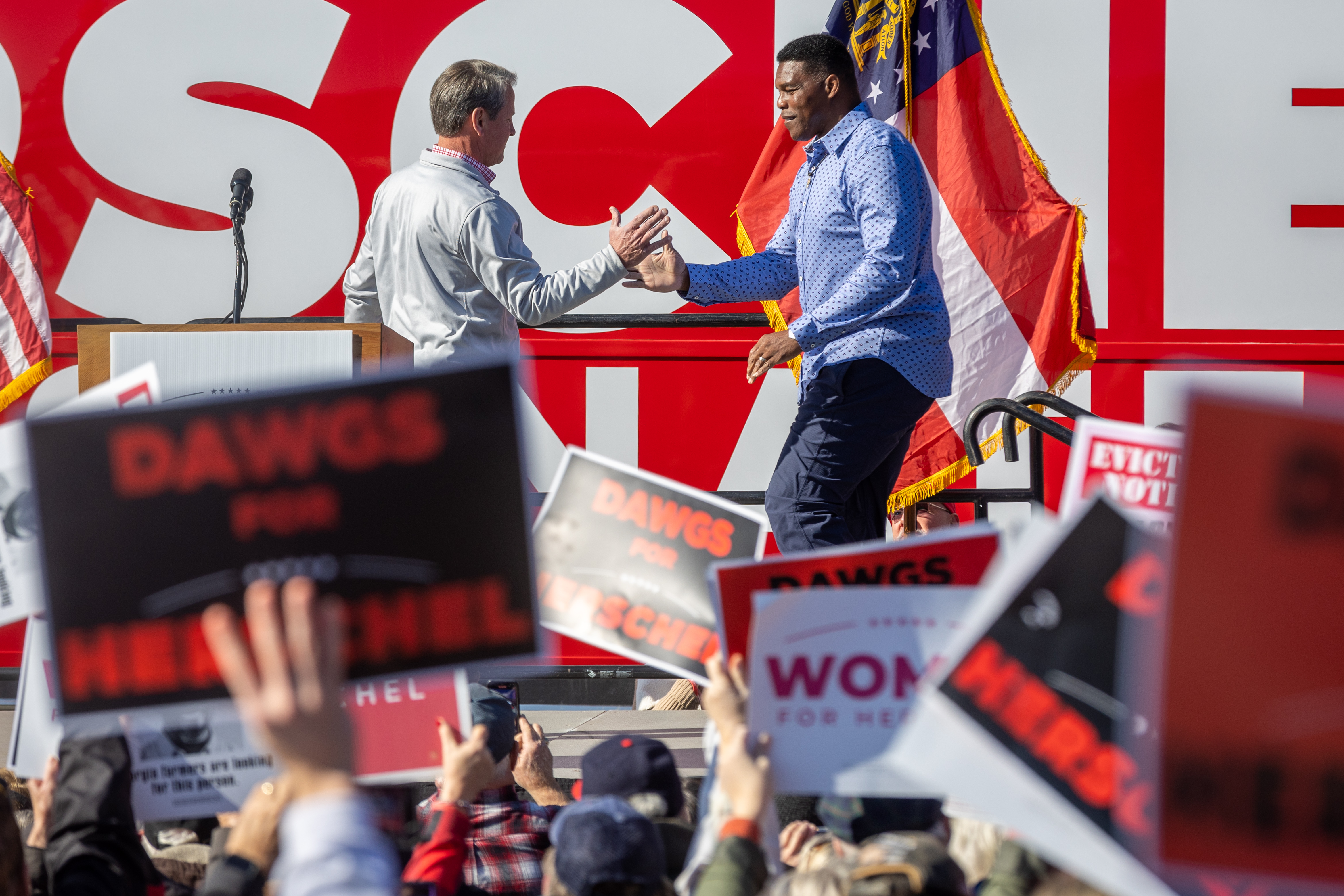 Texan Ted Cruz stumps for former Cowboys star Herschel Walker on campaign  trail in Georgia