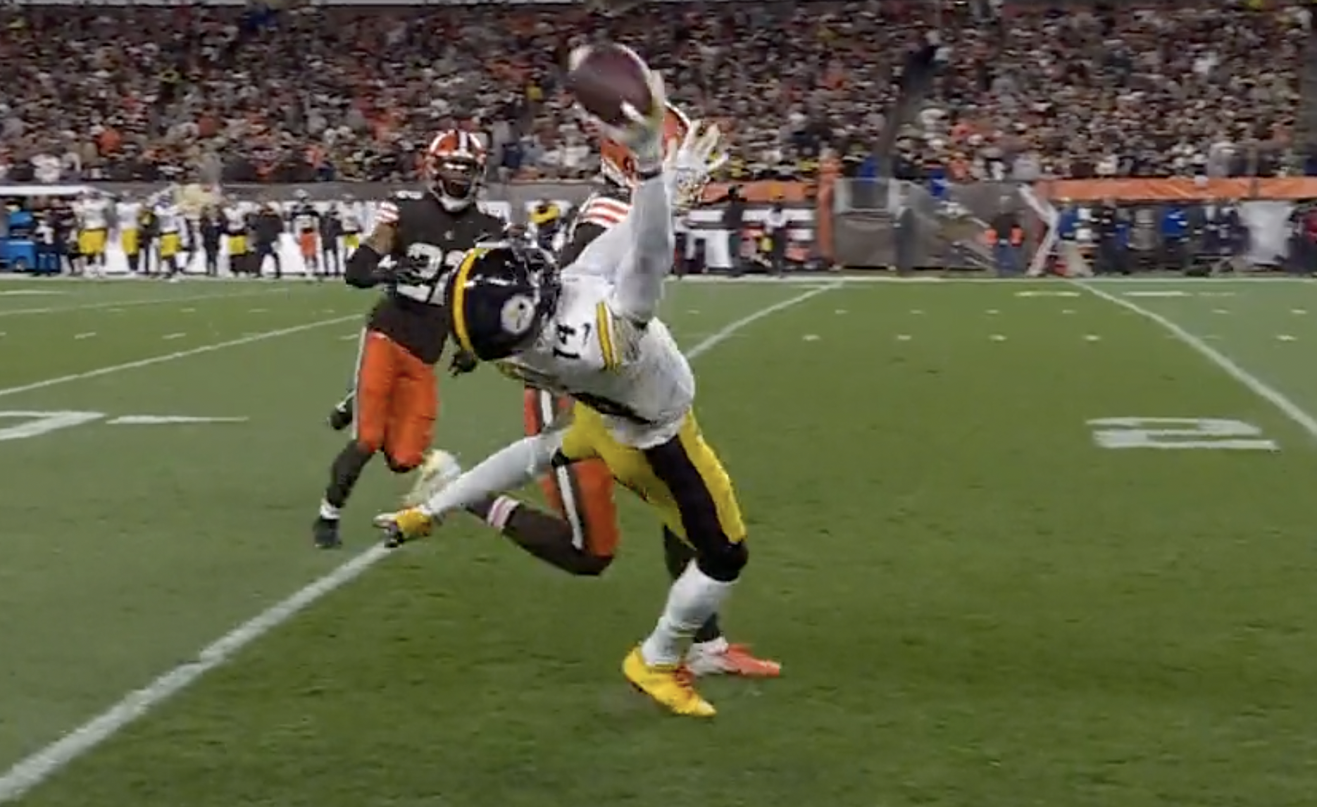 WATCH George Pickens onehanded catch amazes viewers thrills Pittsburgh  Steelers fans