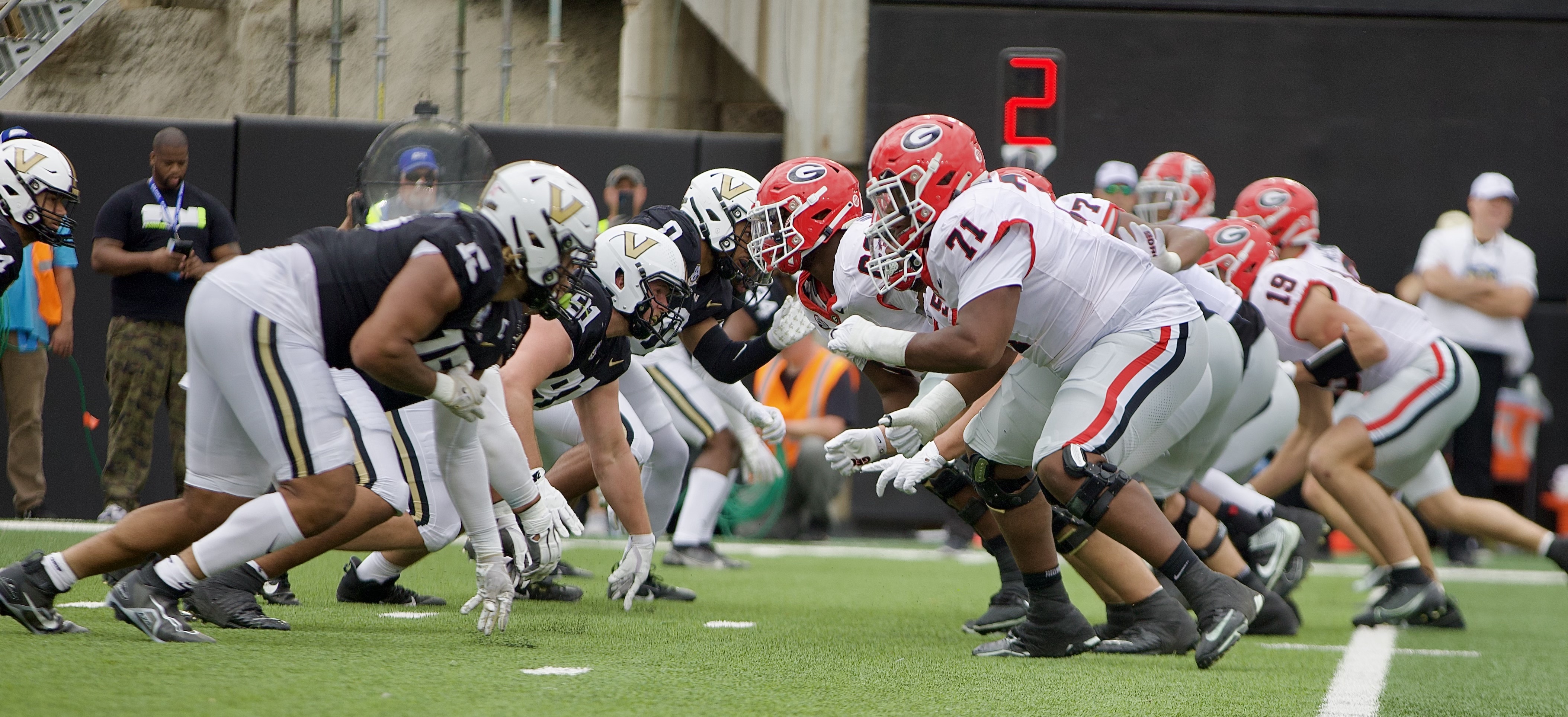 CBS provides update on Darris Smith injury during Florida-Georgia