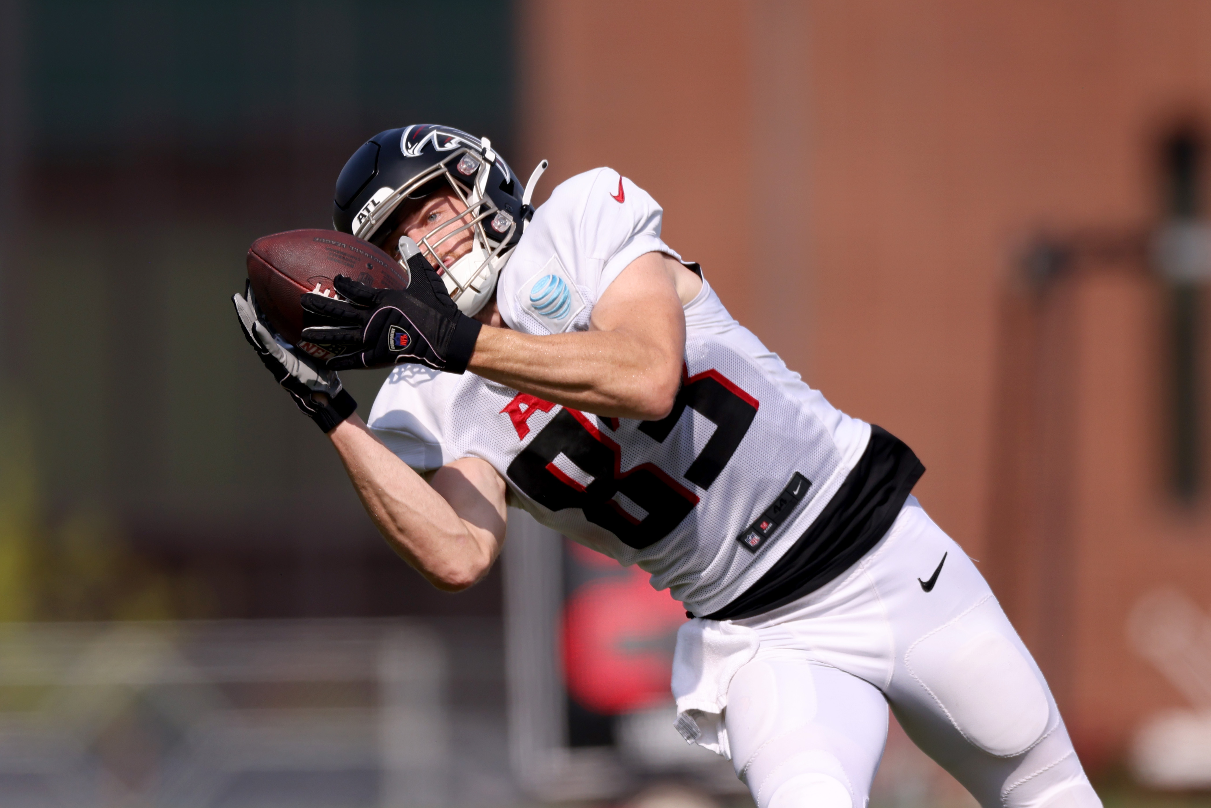 Free Calvin Ridley Atlanta Falcons Football Shirt - Teeclover