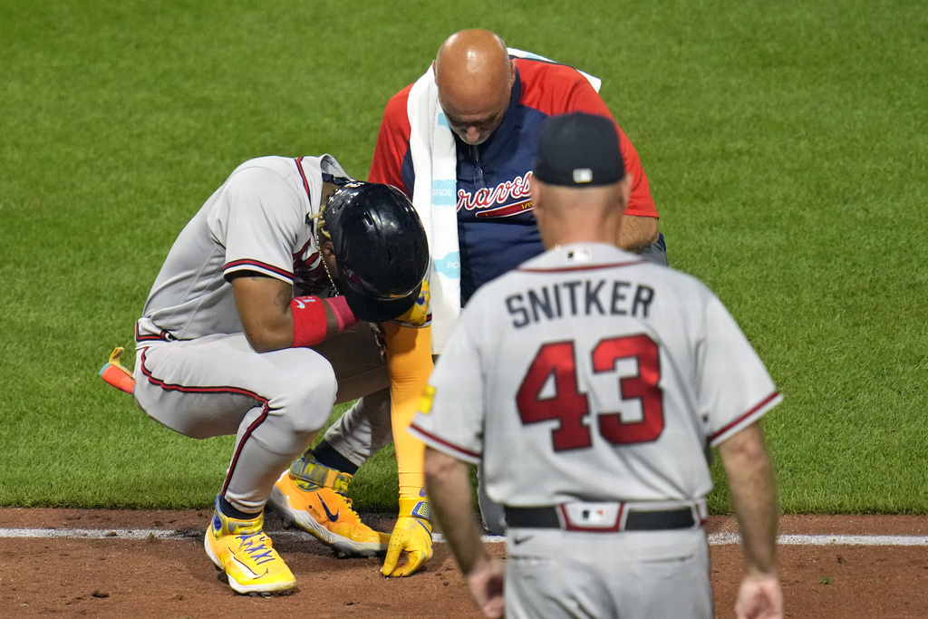 Chipper Jones rescues ex-teammate Freddie Freeman in Atlanta snowstorm  (kind of)