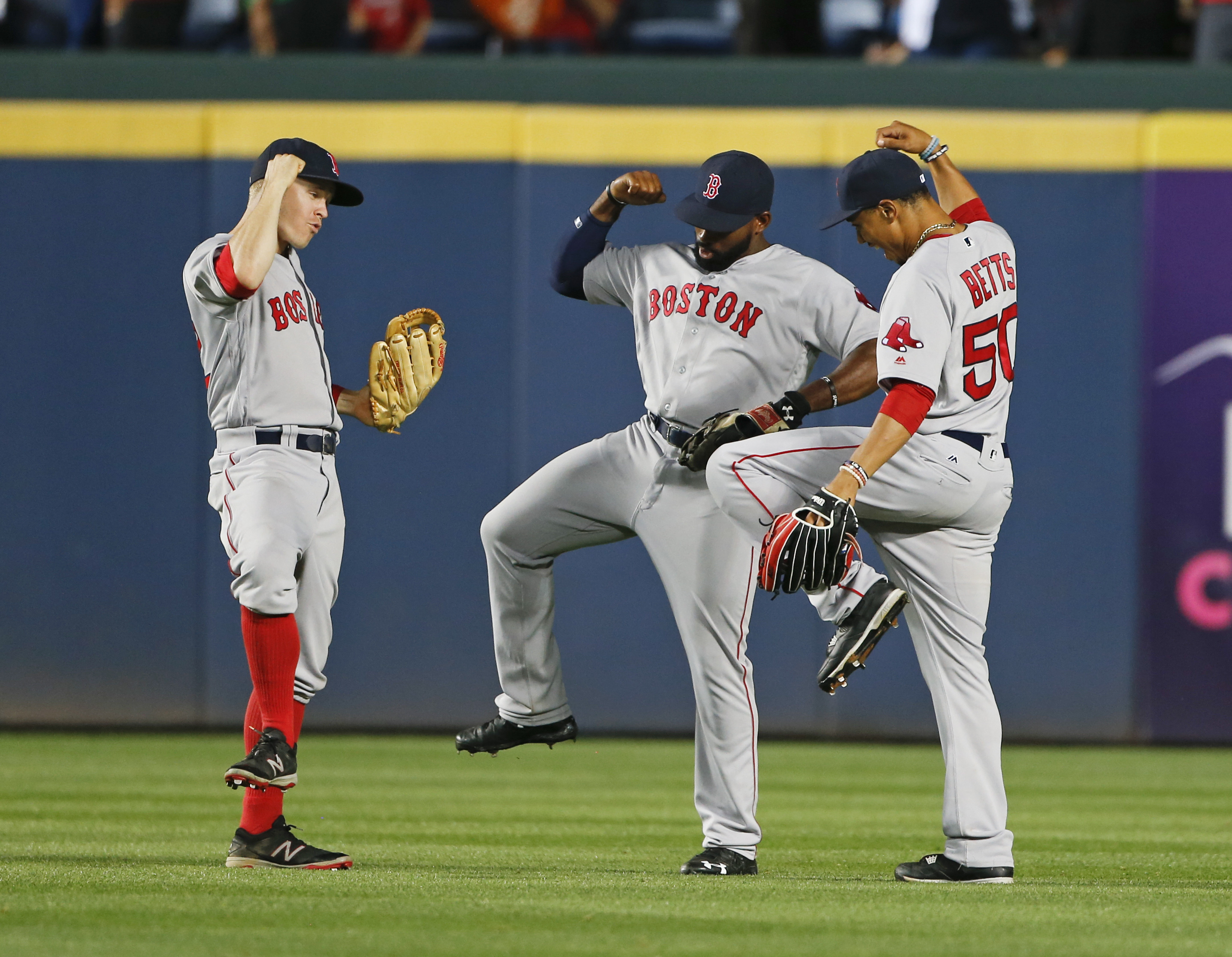 Brock Holt didn't see stop sign from Boston Red Sox third base
