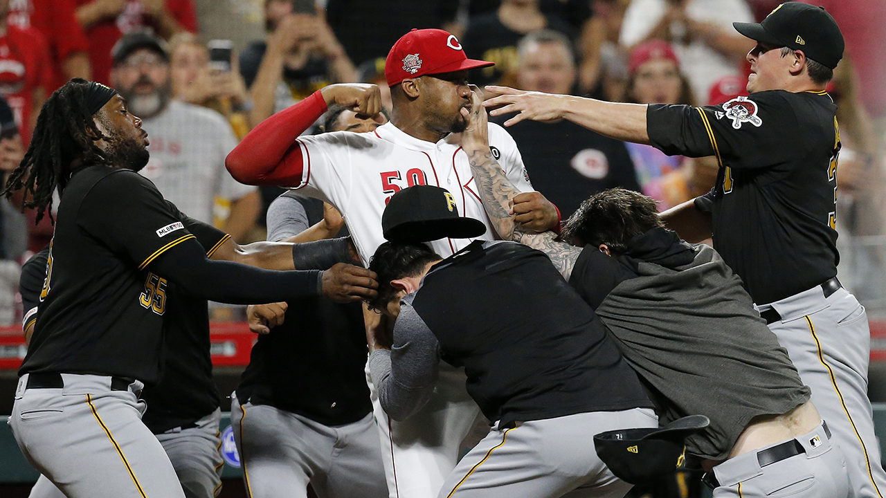 Watch: Yasiel Puig goes after Chris Archer in Reds-Pirates brawl