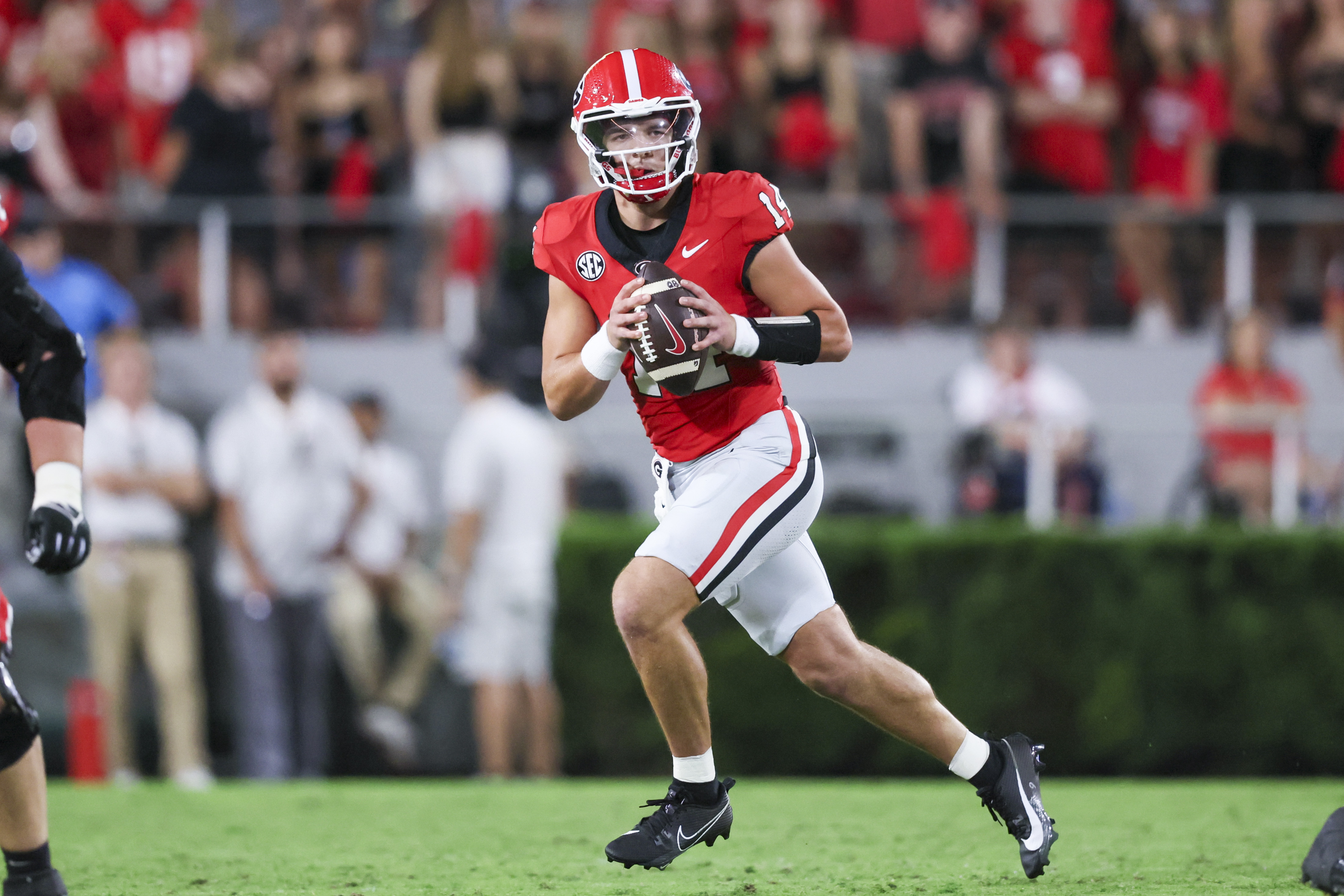 Georgia's Gunner Stockton remains patient, following Carson Beck's path