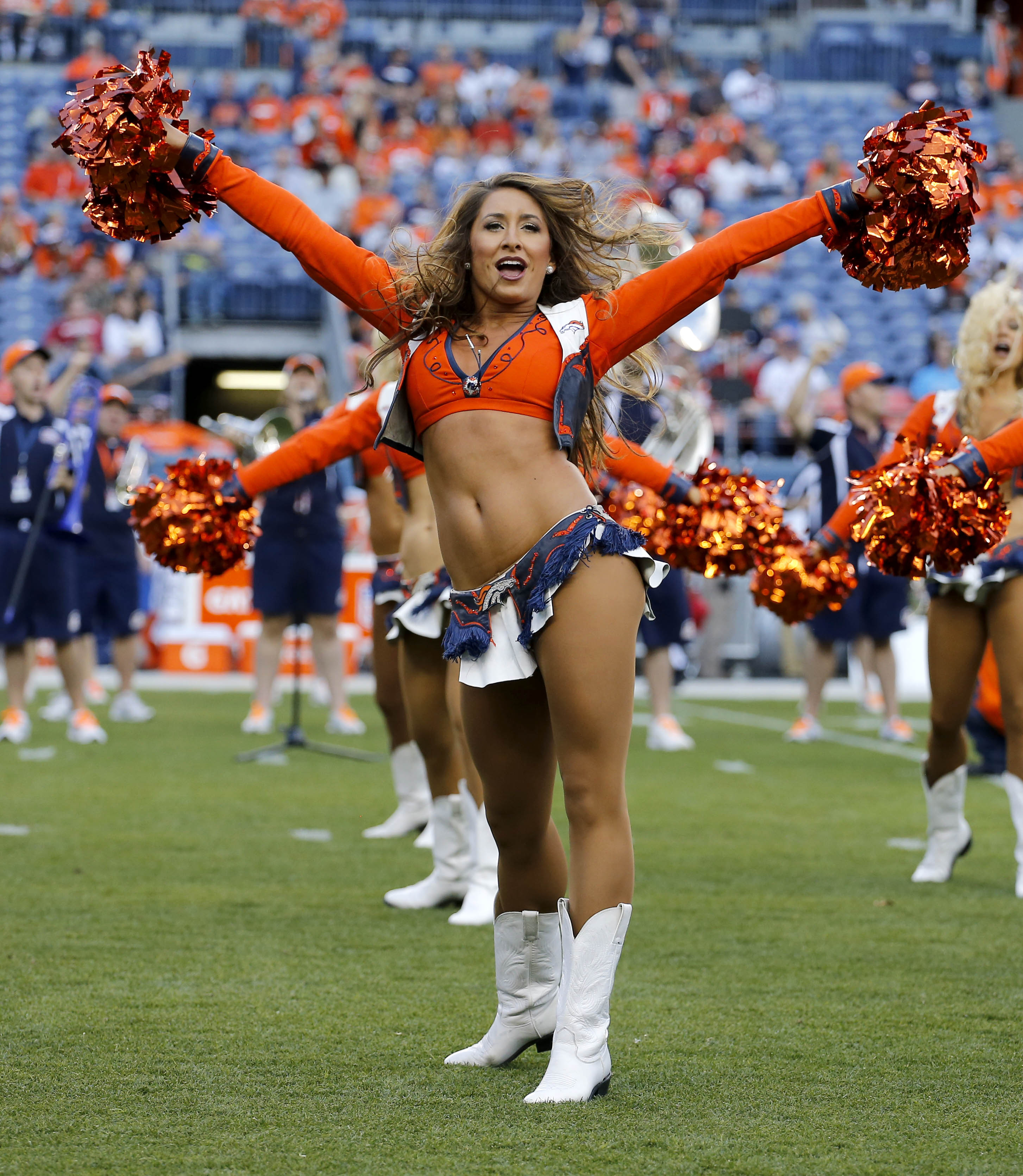 NFL Week 3: Cheerleader Takeover