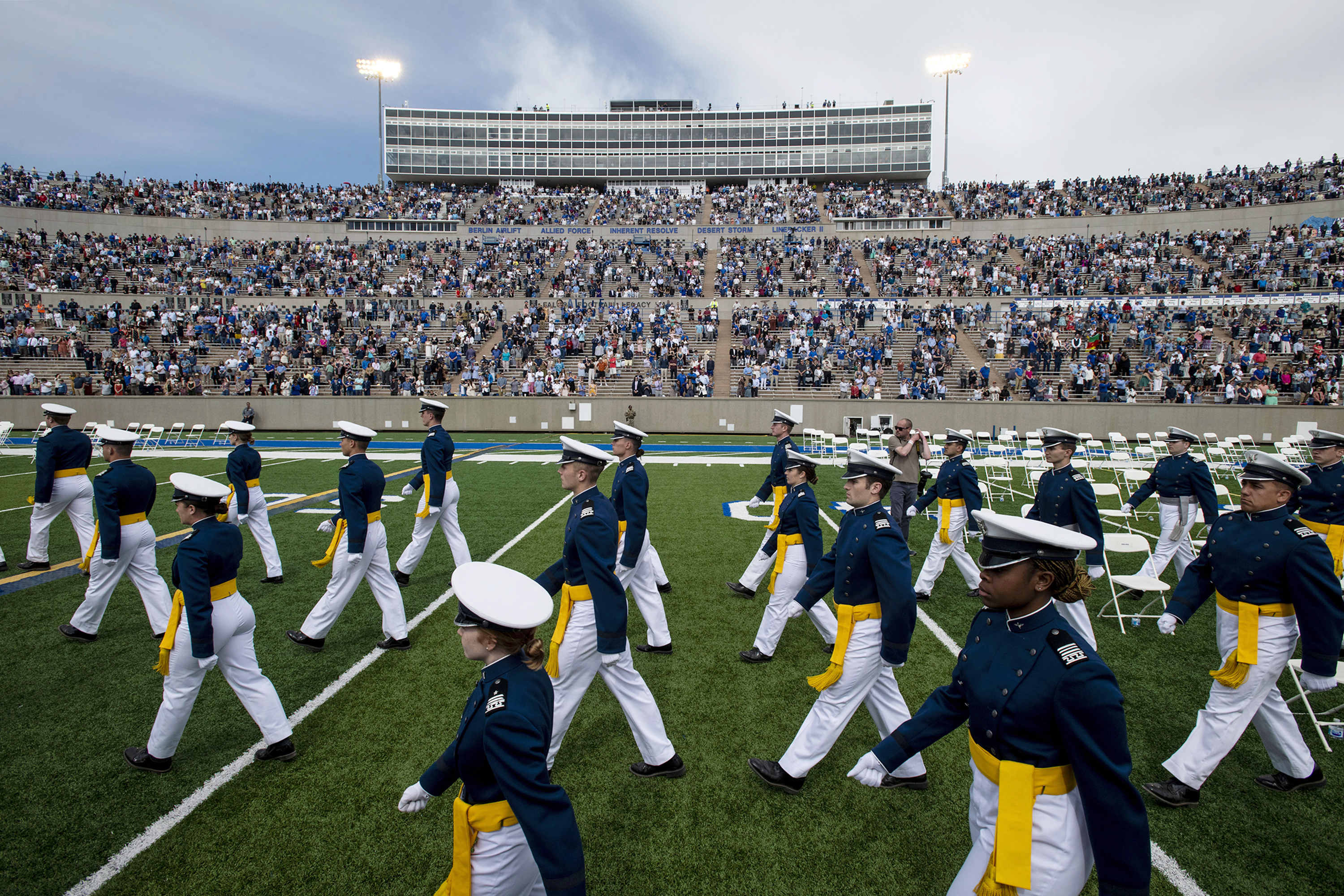 Rising number of pilot hopefuls among 2022 Air Force Academy grads