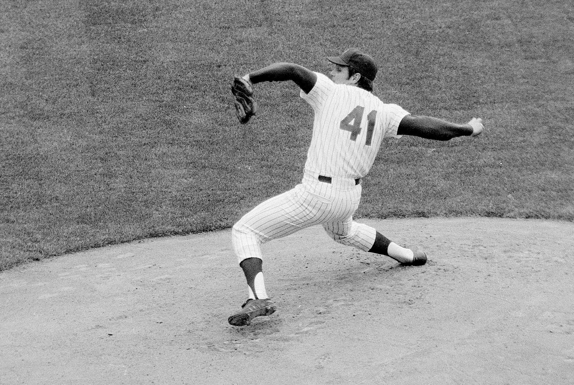 New York Mets legend Tom Seaver dies at 75 after battle with