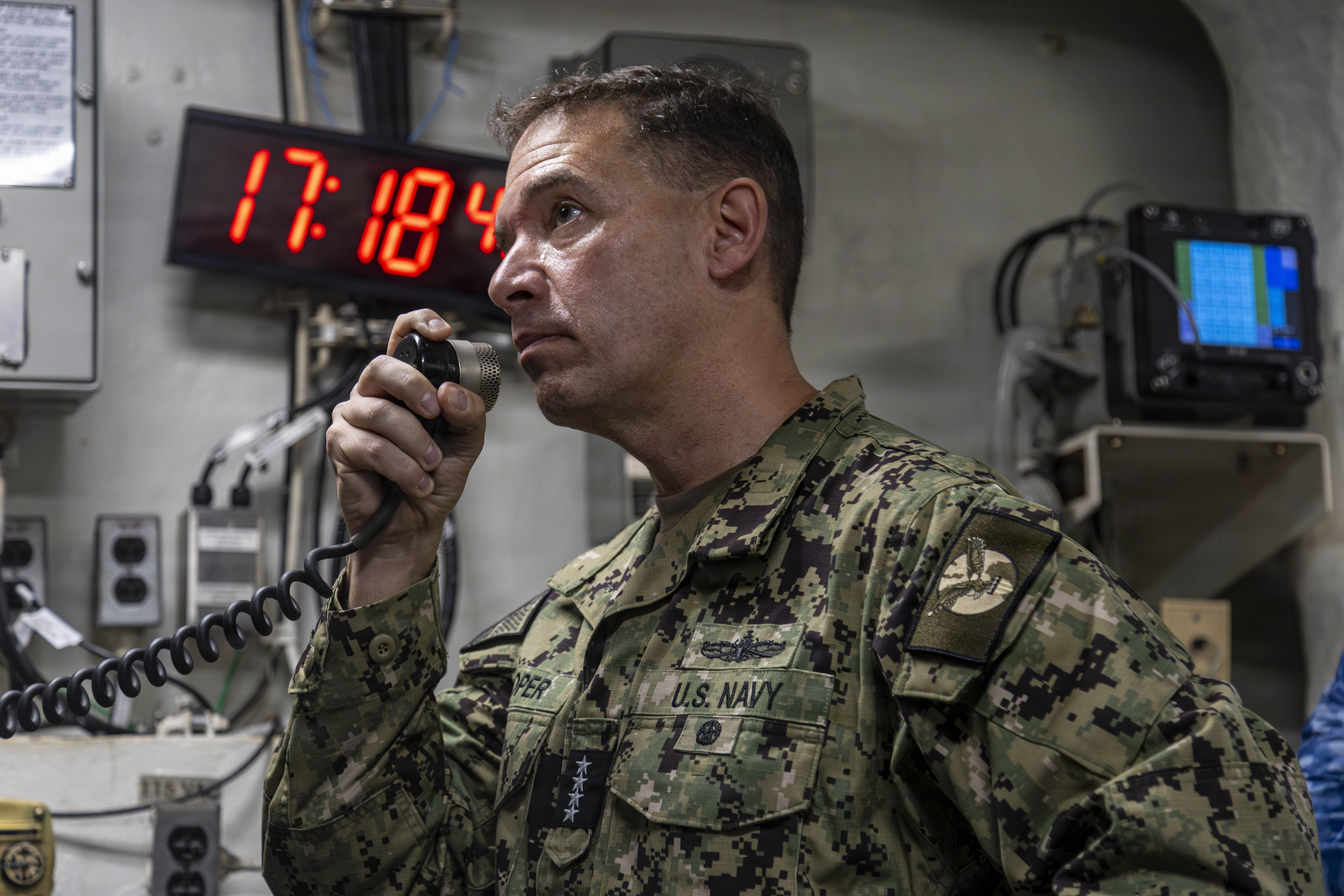 CENTCOM commander visits USS Abraham Lincoln amid sailors’ mental health concerns