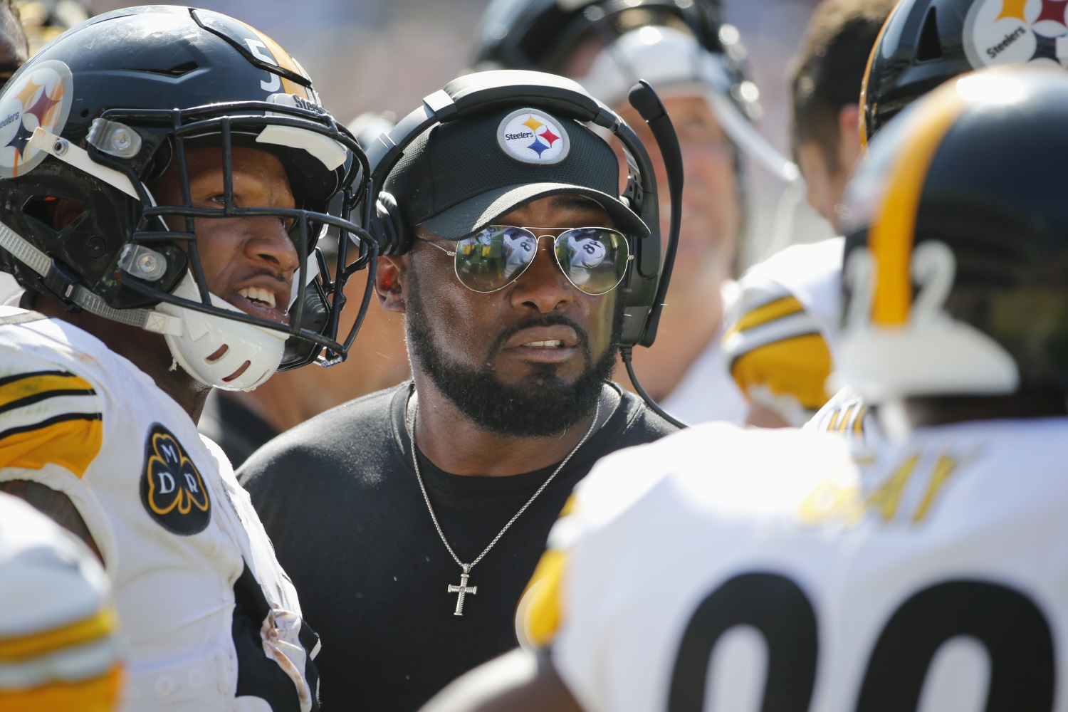 Mike Tomlin coach of Steelers gives team black Air Forces