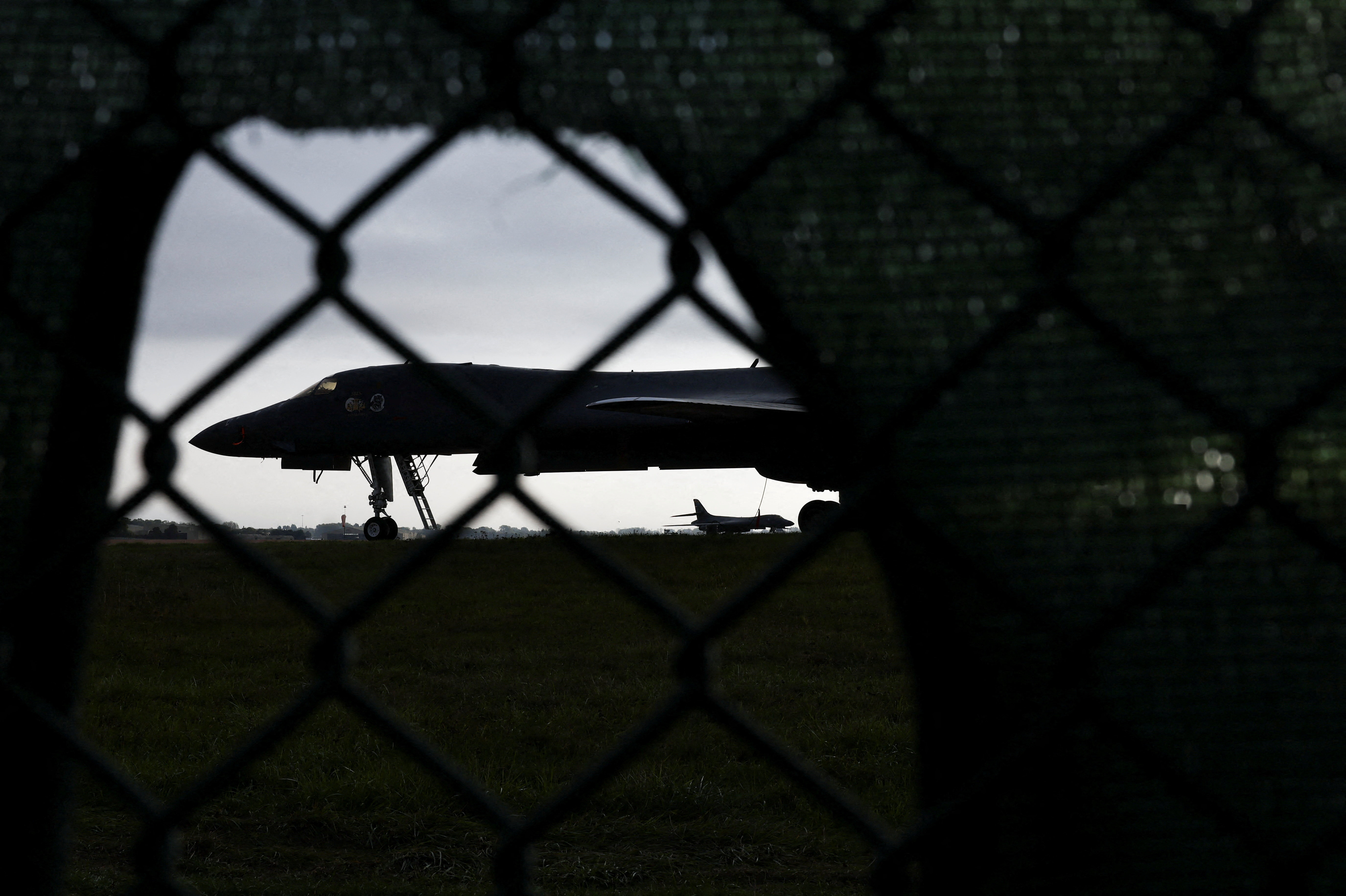 US removes B-1 bombers from UK base amid security concerns