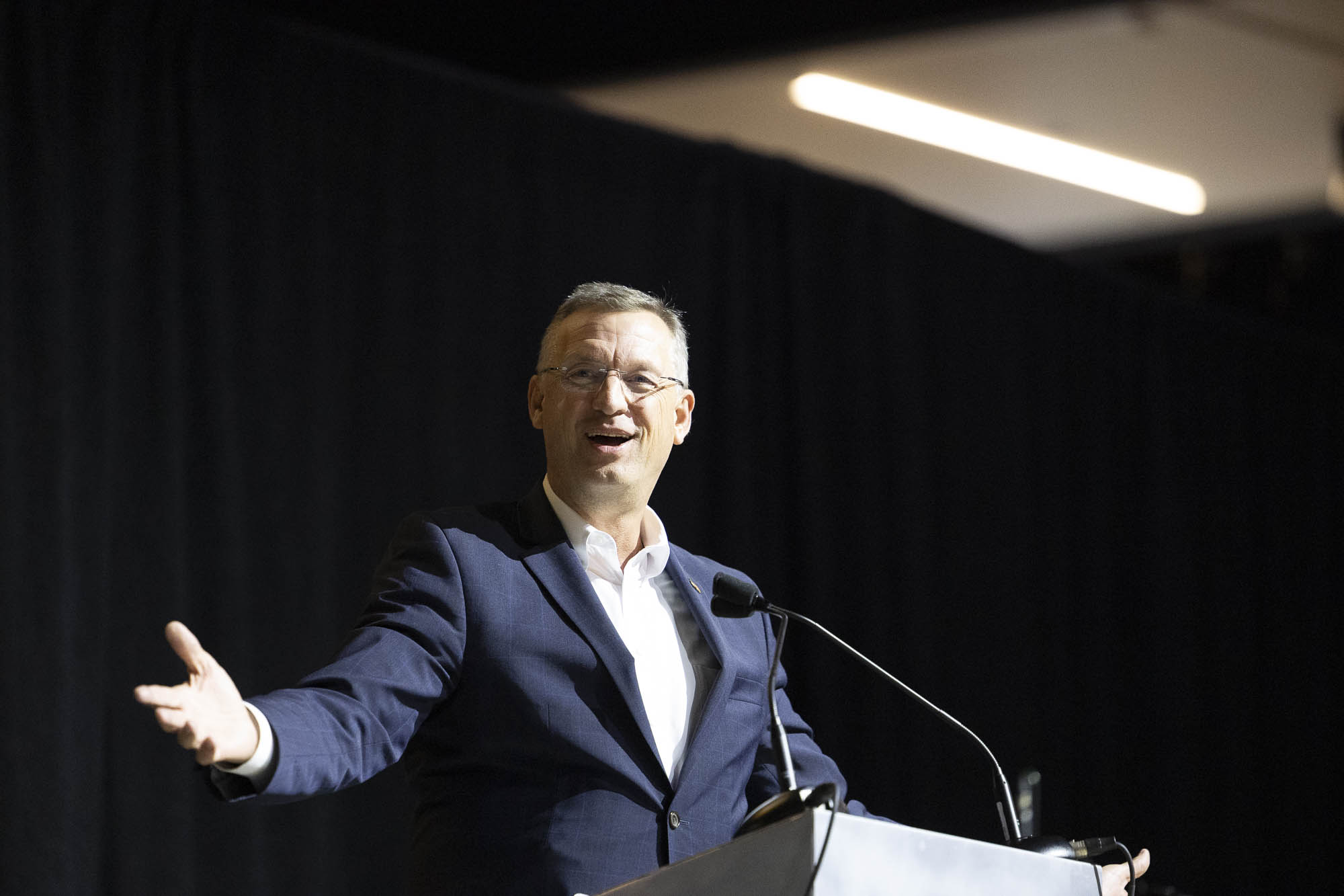 VA leader’s policies delaying care, destroying work force, report says