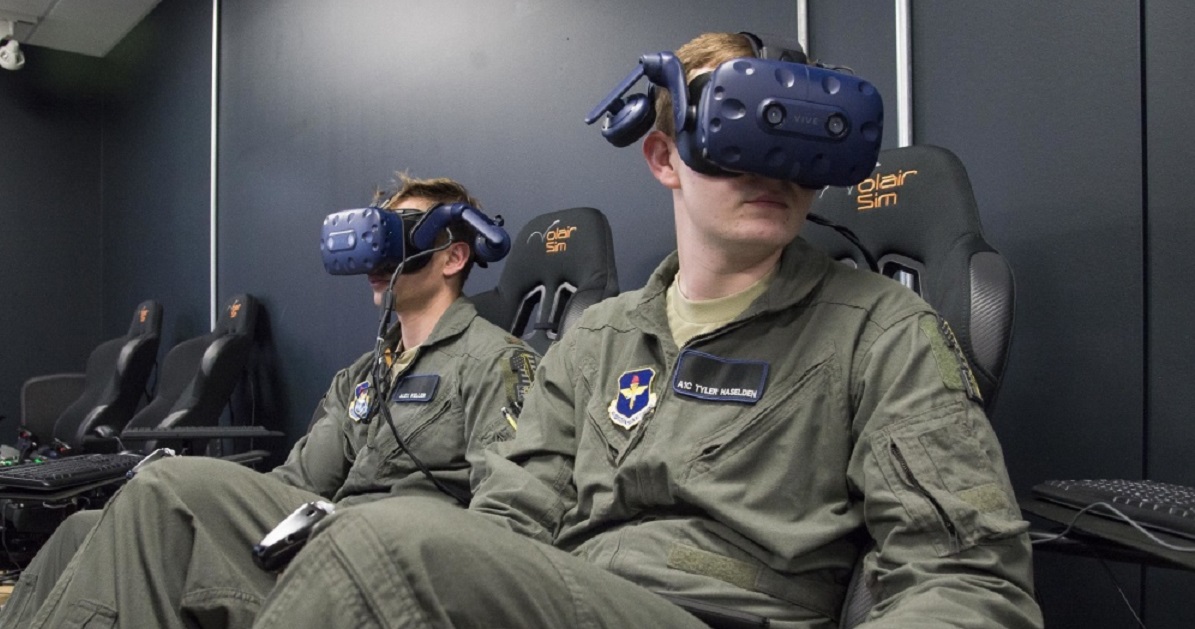 Full Flight Simulators Incorporate VR for Next Generation of Pilots -  Avionics International