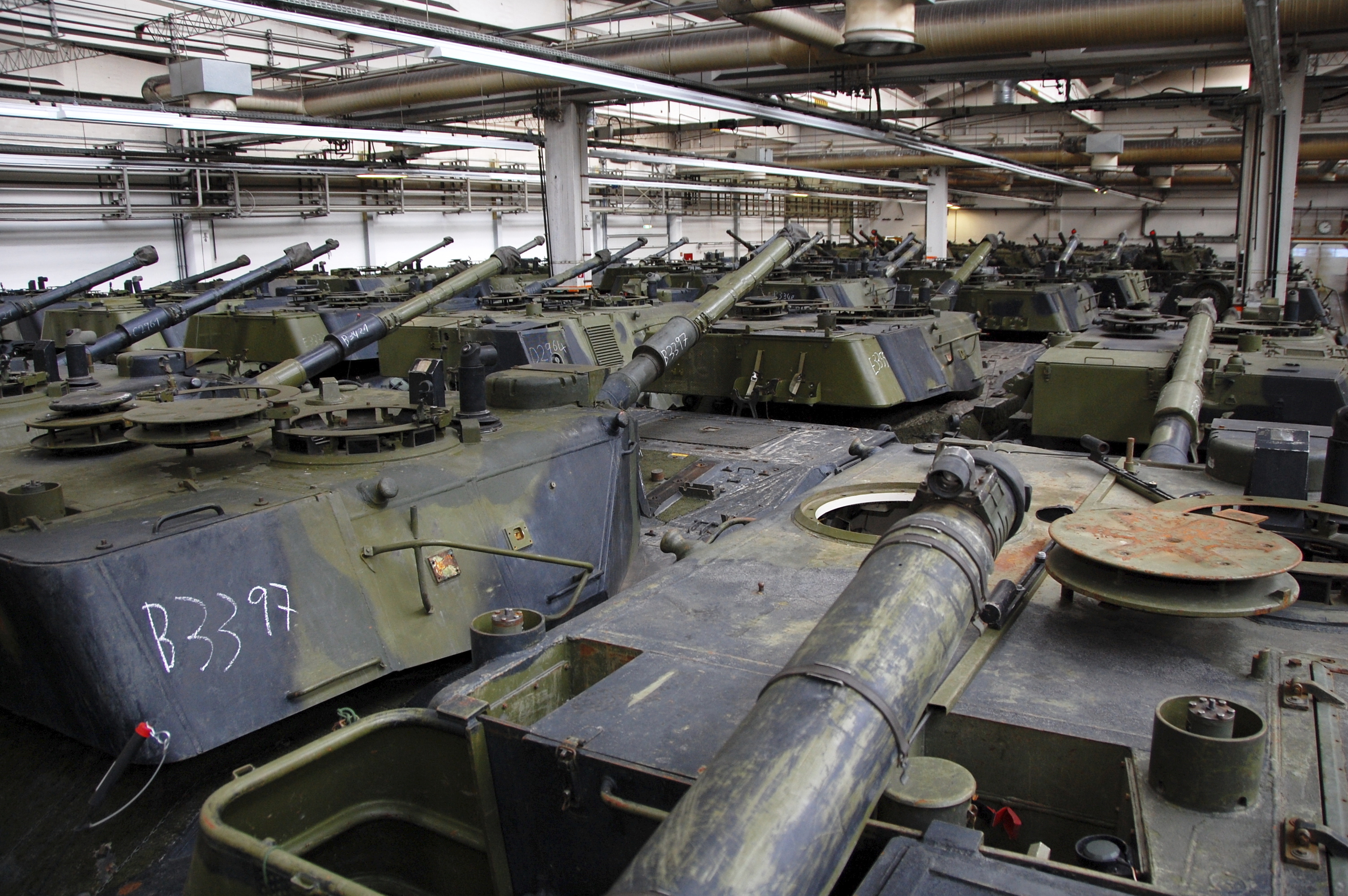 Europe Struggles to Find Leopard 2 Tanks for Ukraine - The New York Times