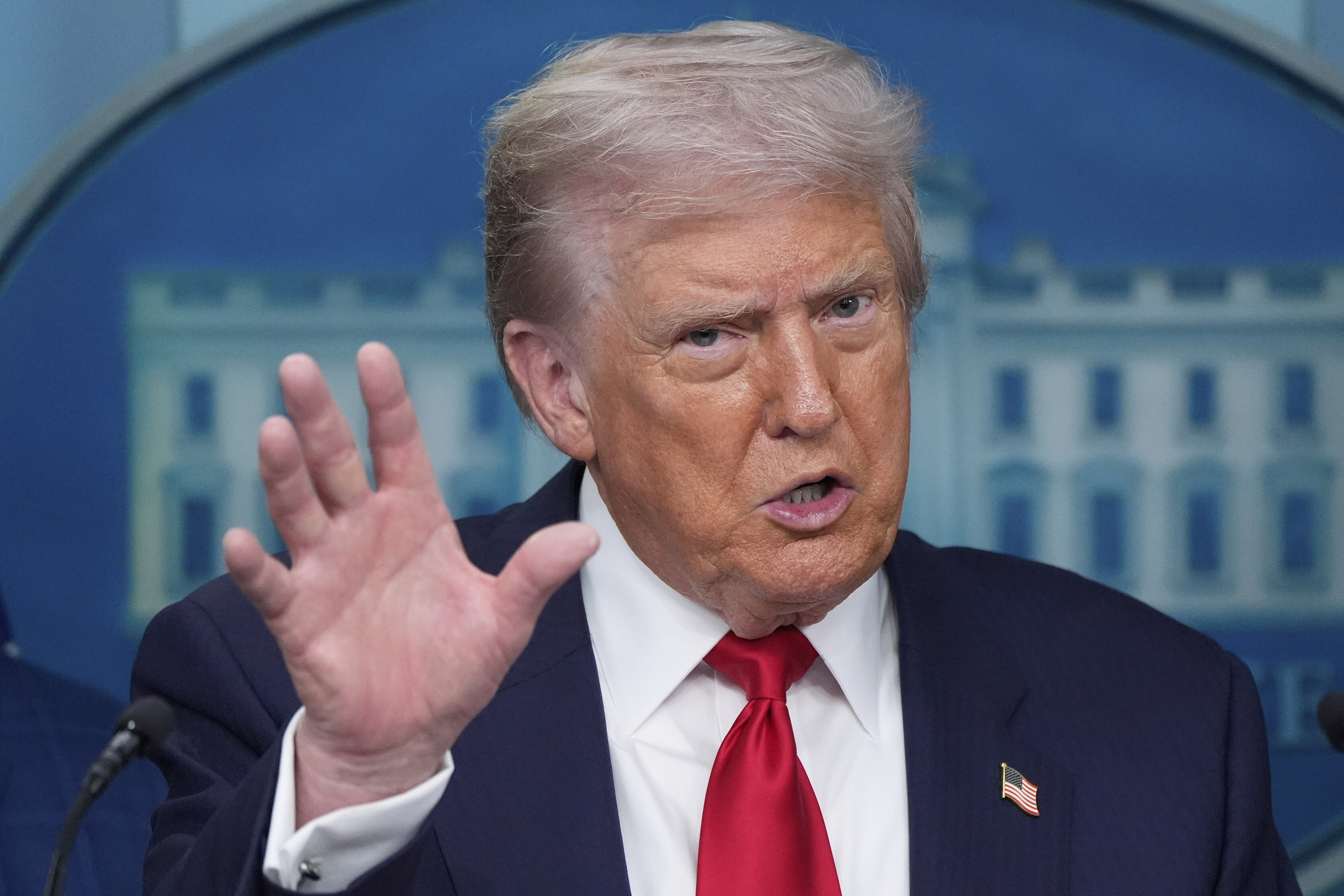 Trump deploys National Guard troops to DC