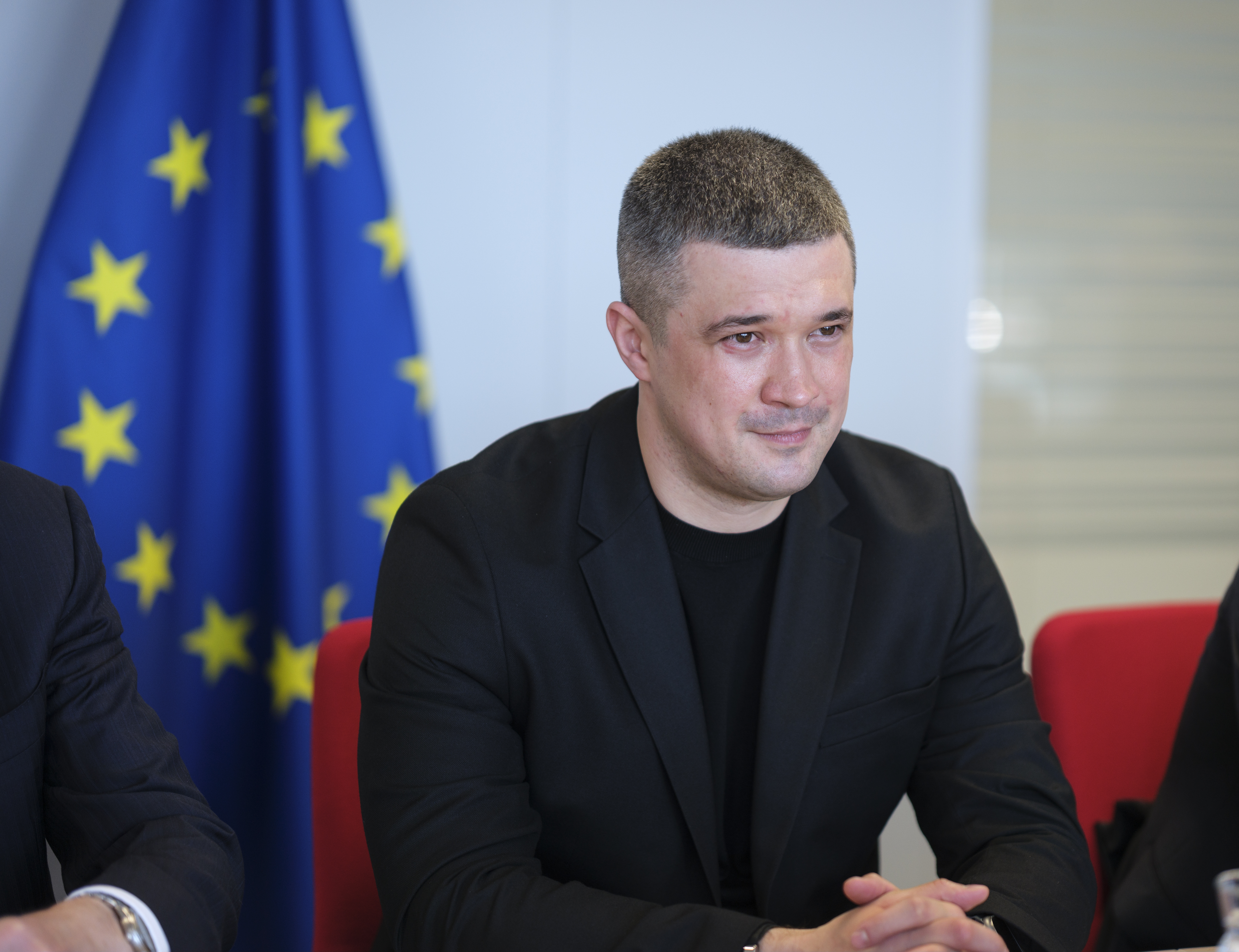 Fedorov, Ukrayna'nın savunma bakanı olarak görevden alındı, büyük bir hükümet değişikliği yaşandı.