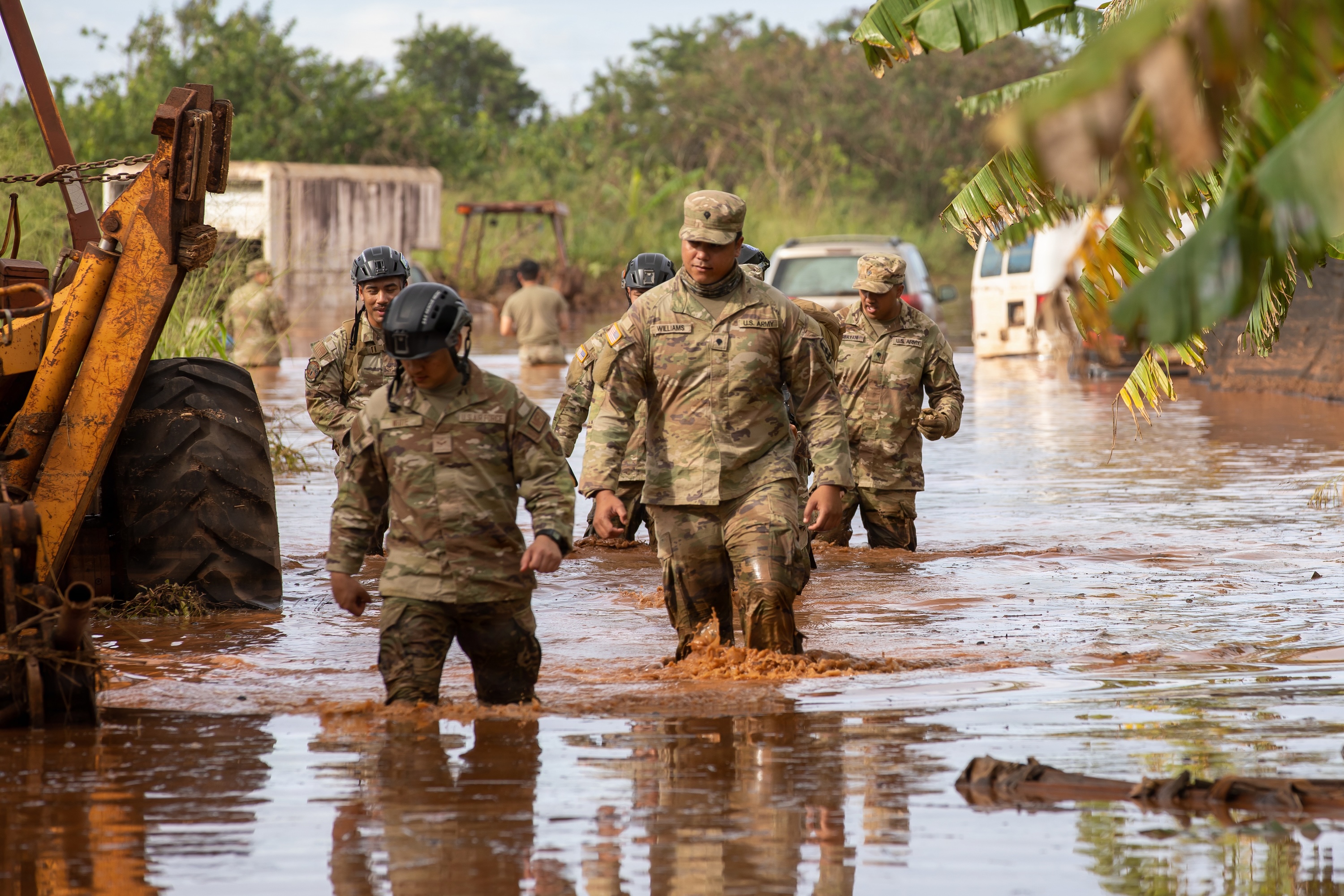 Hawaii Mobilizes National Guard Amid Deadliest Floods in Two Decades