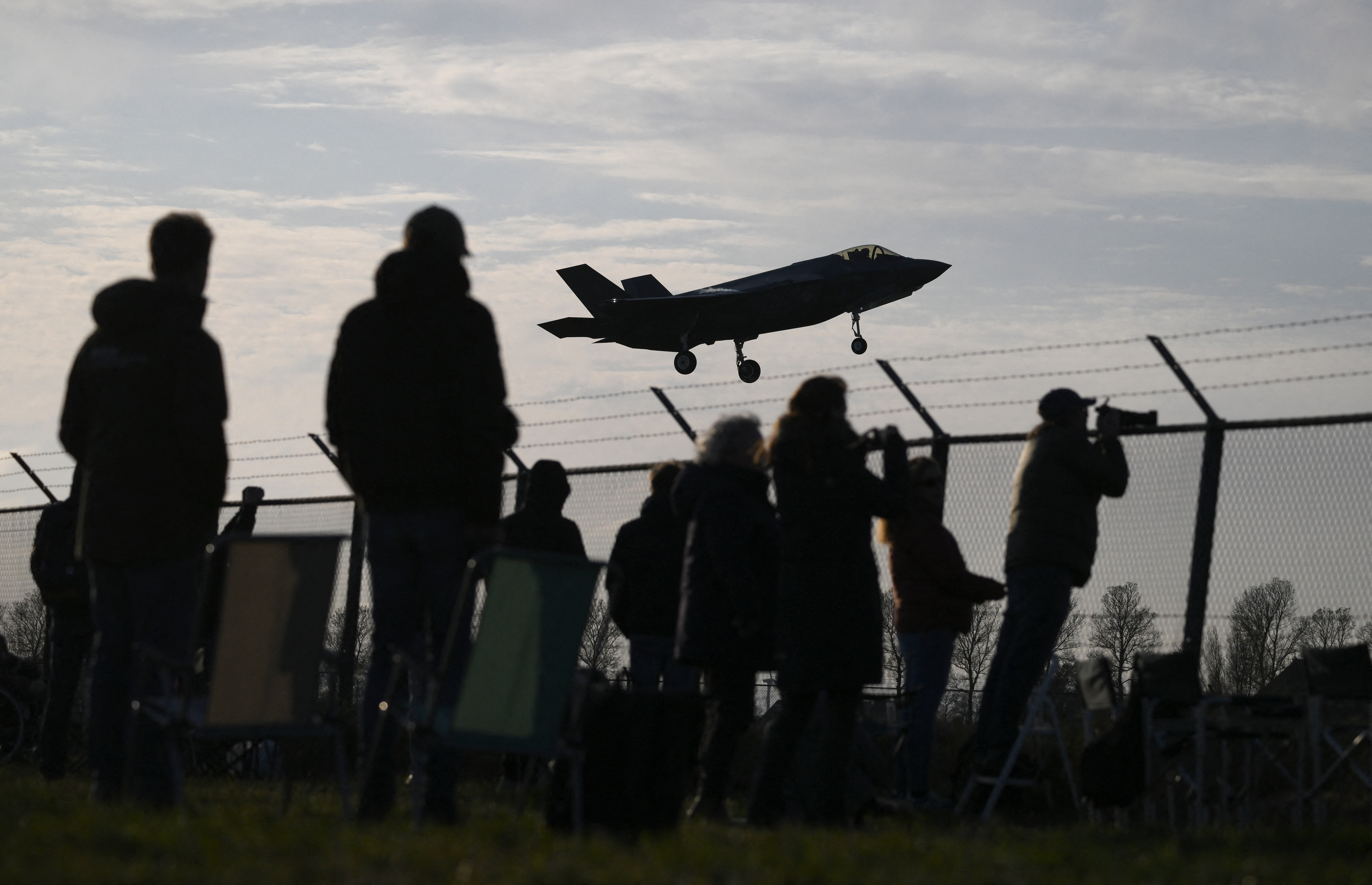 Dutch, Norwegian F-35s to guard Ukraine supply lines in Poland