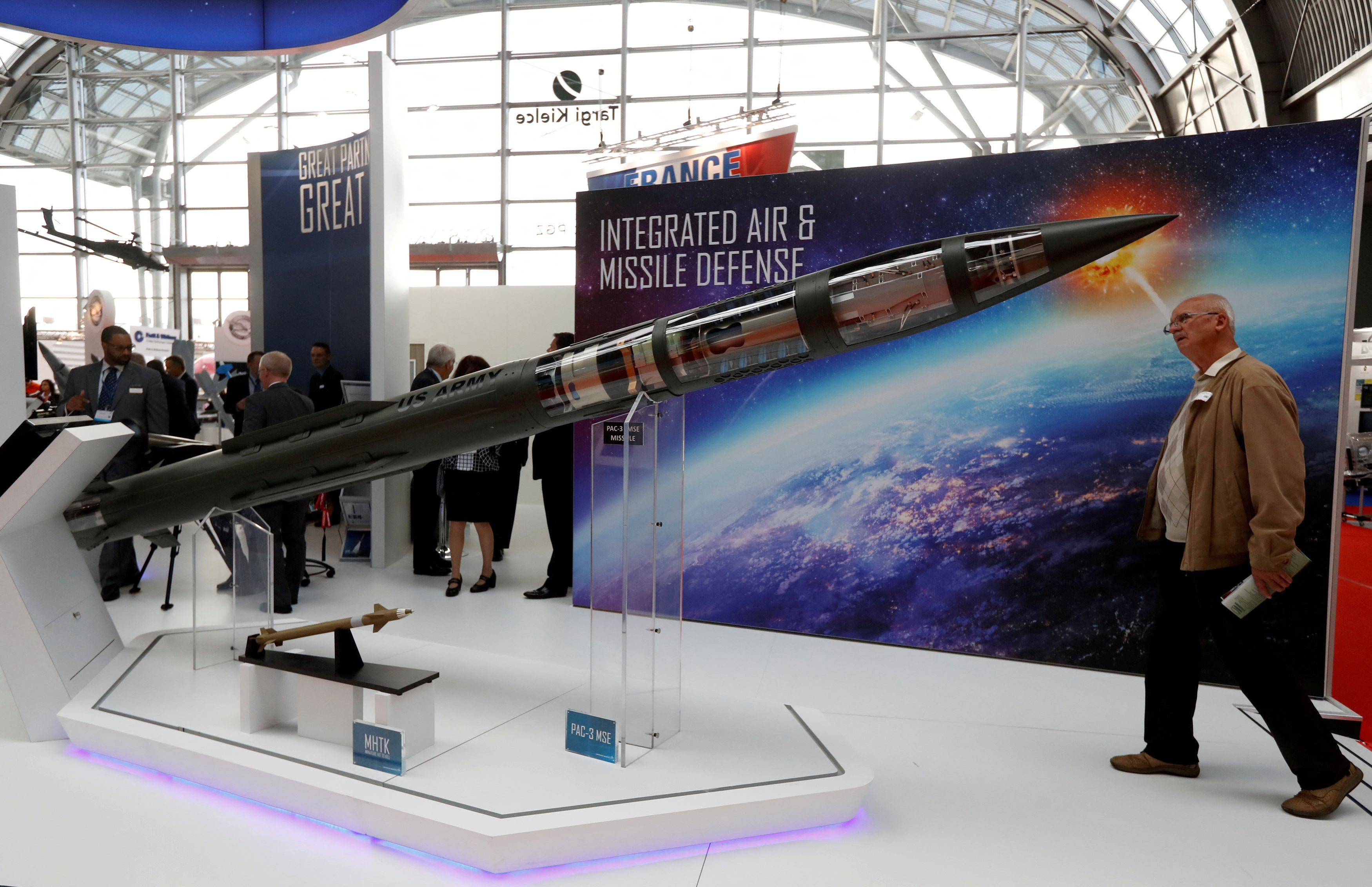 Pentagon podpisał umowy z Lockheed i General Dynamics na zwiększenie produkcji Patriot i THAAD