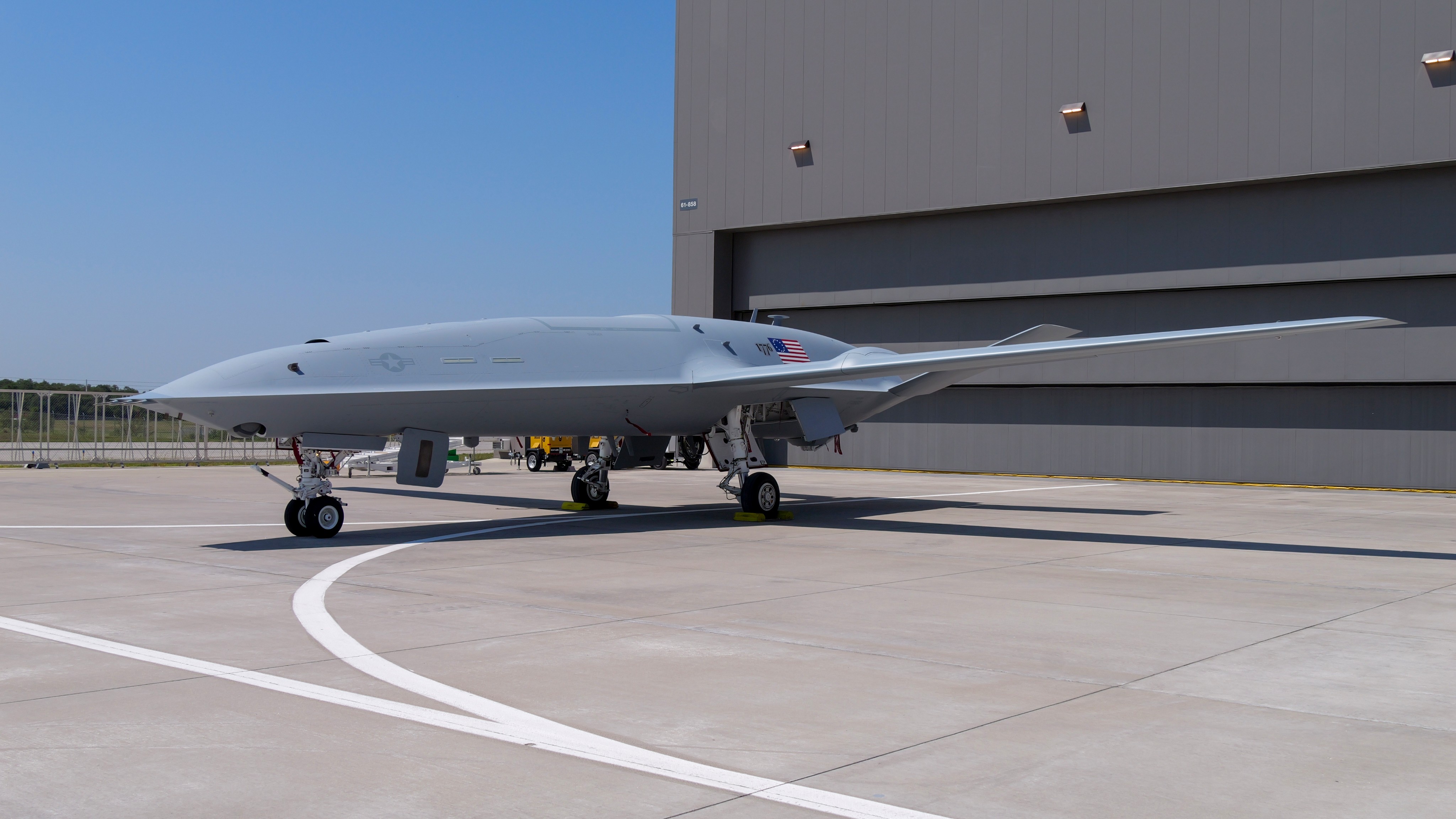 البحرية الأمريكية وبوينغ توقعان أول عقد لإنتاج MQ-25A Stingray