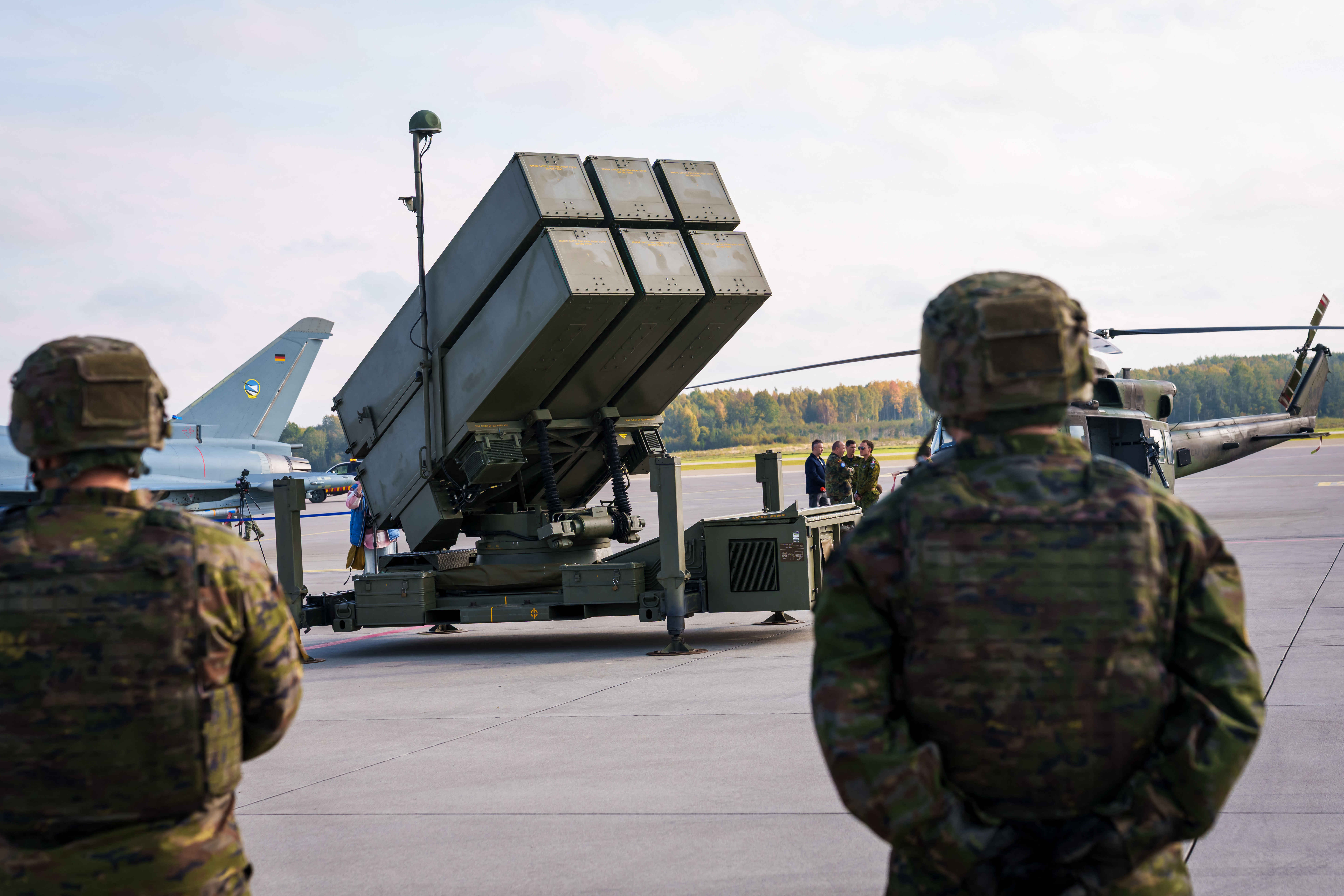Australia gets the ball rolling on medium-range air defense