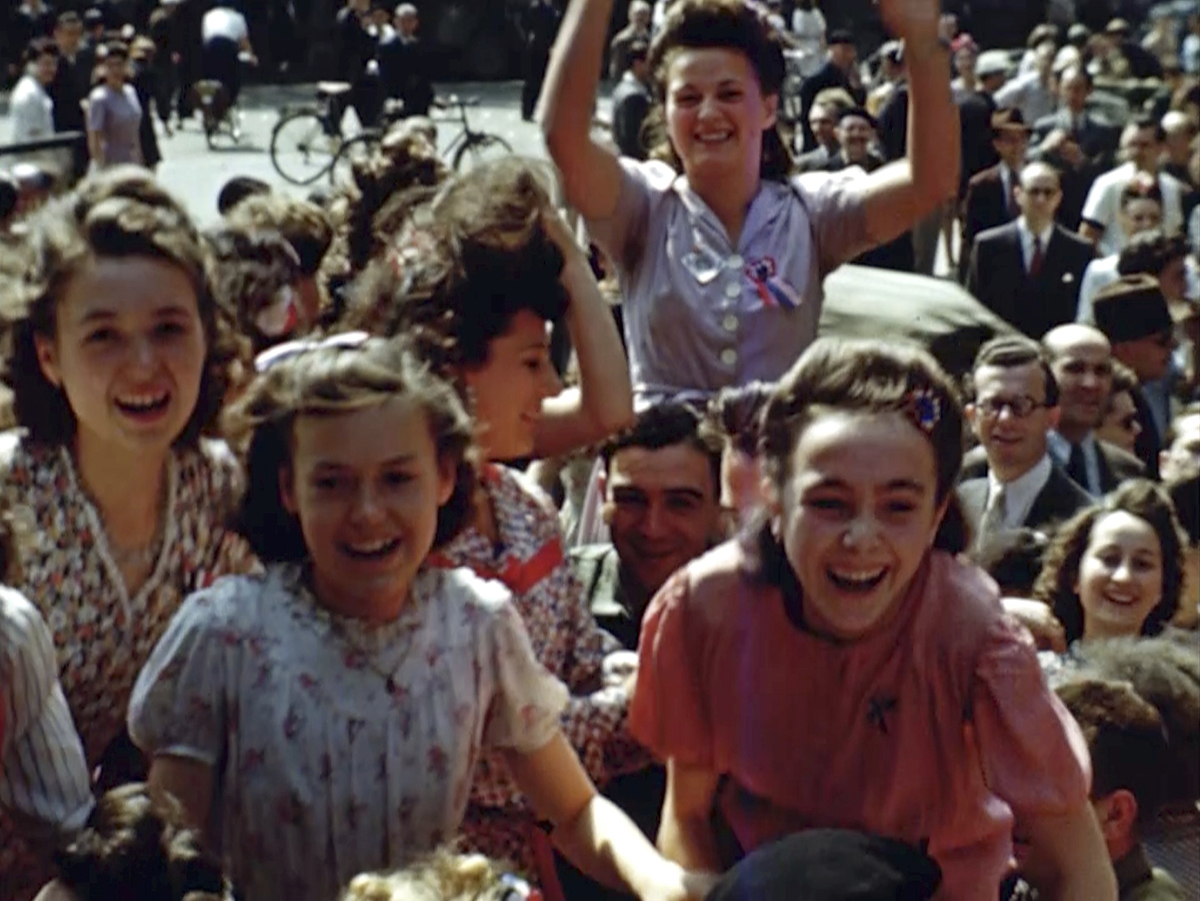 Artist Colorizes Rare Photos Of The Brutal D-Day Battle On Its 73rd  Anniversary