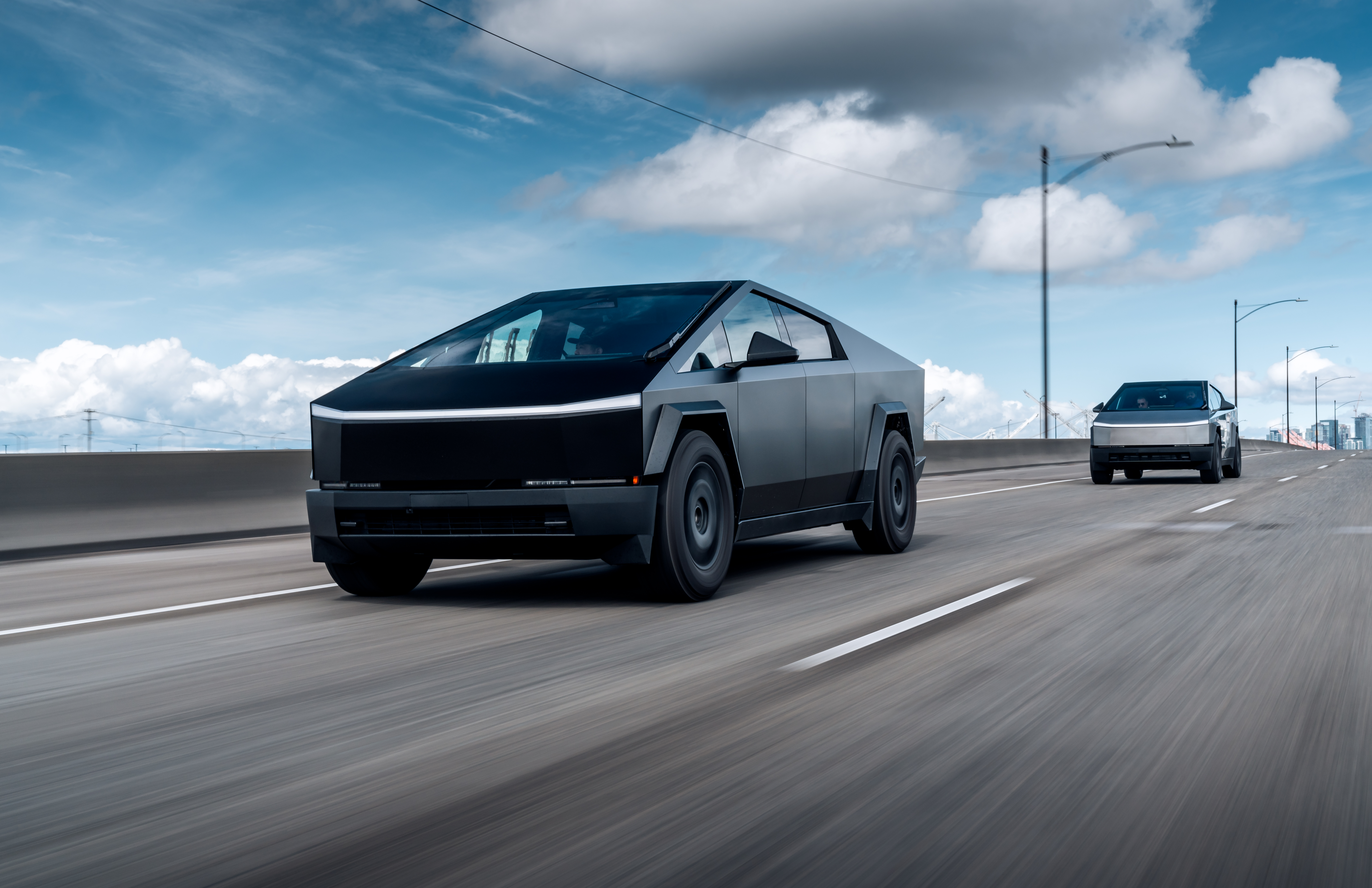 US Air Force eyes purchase of Tesla Cybertrucks ... to blow up 