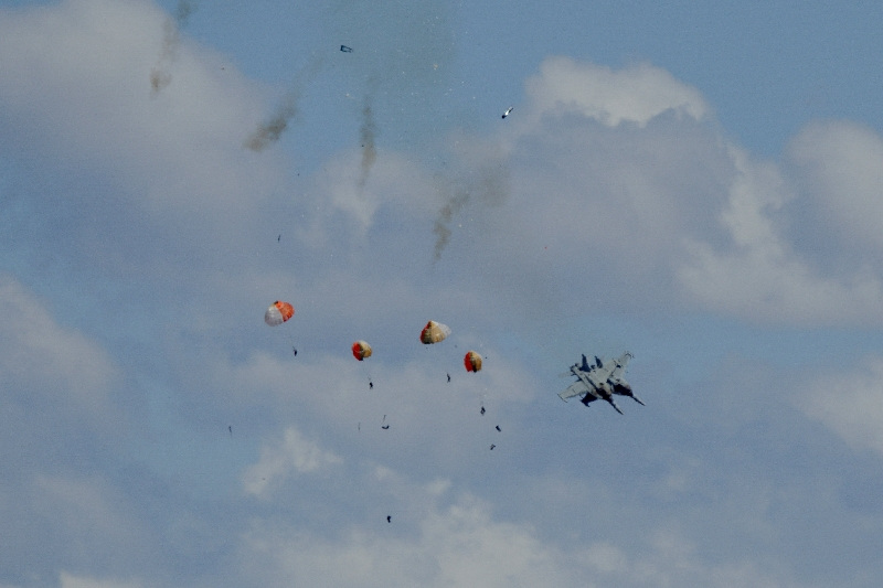 Crew members safely ejected after Navy jets collide at Idaho air show