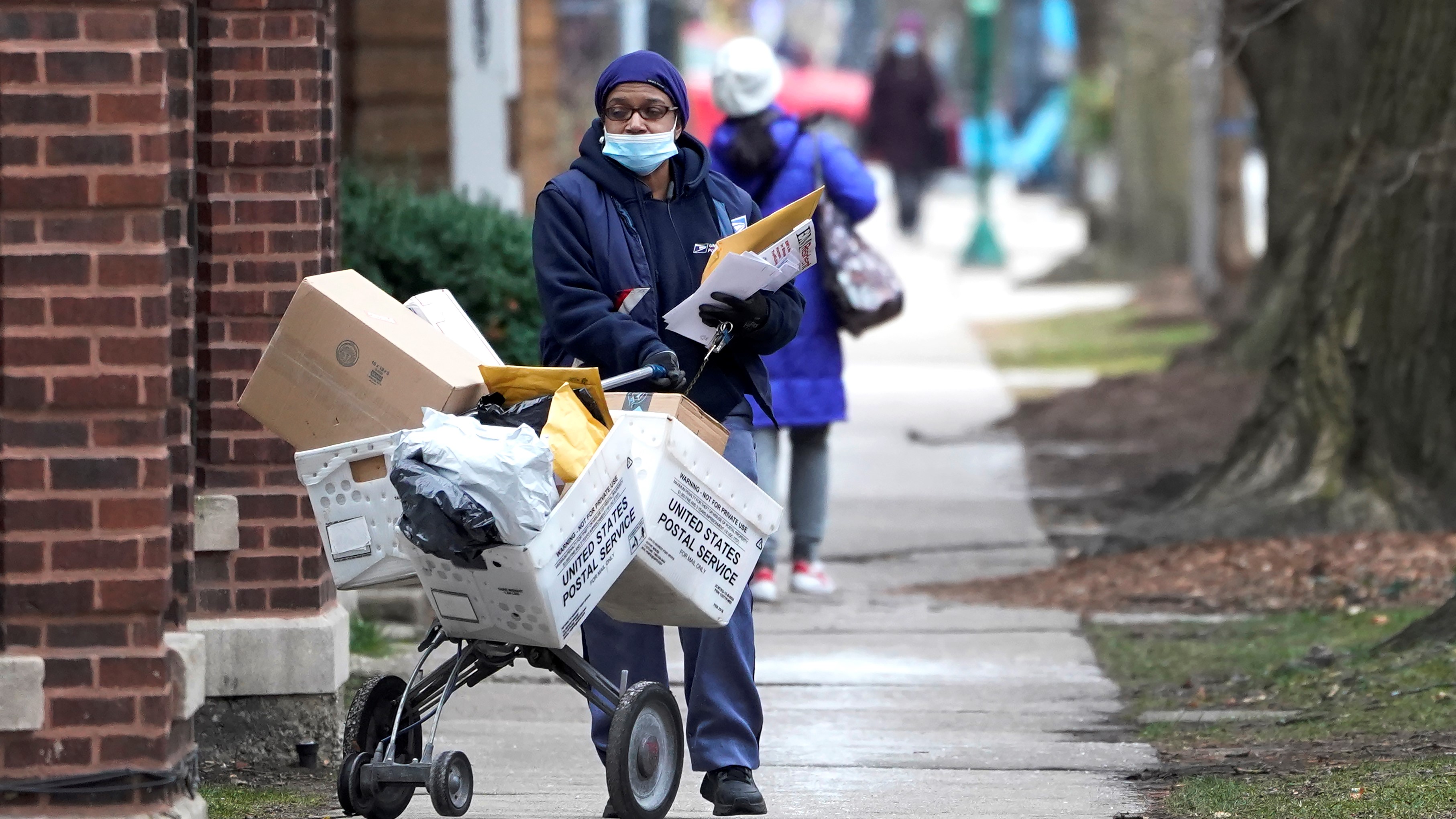 USPS proposes 5th postage hike since 2021 — a move critics call  'unprecedented' - WWAYTV3