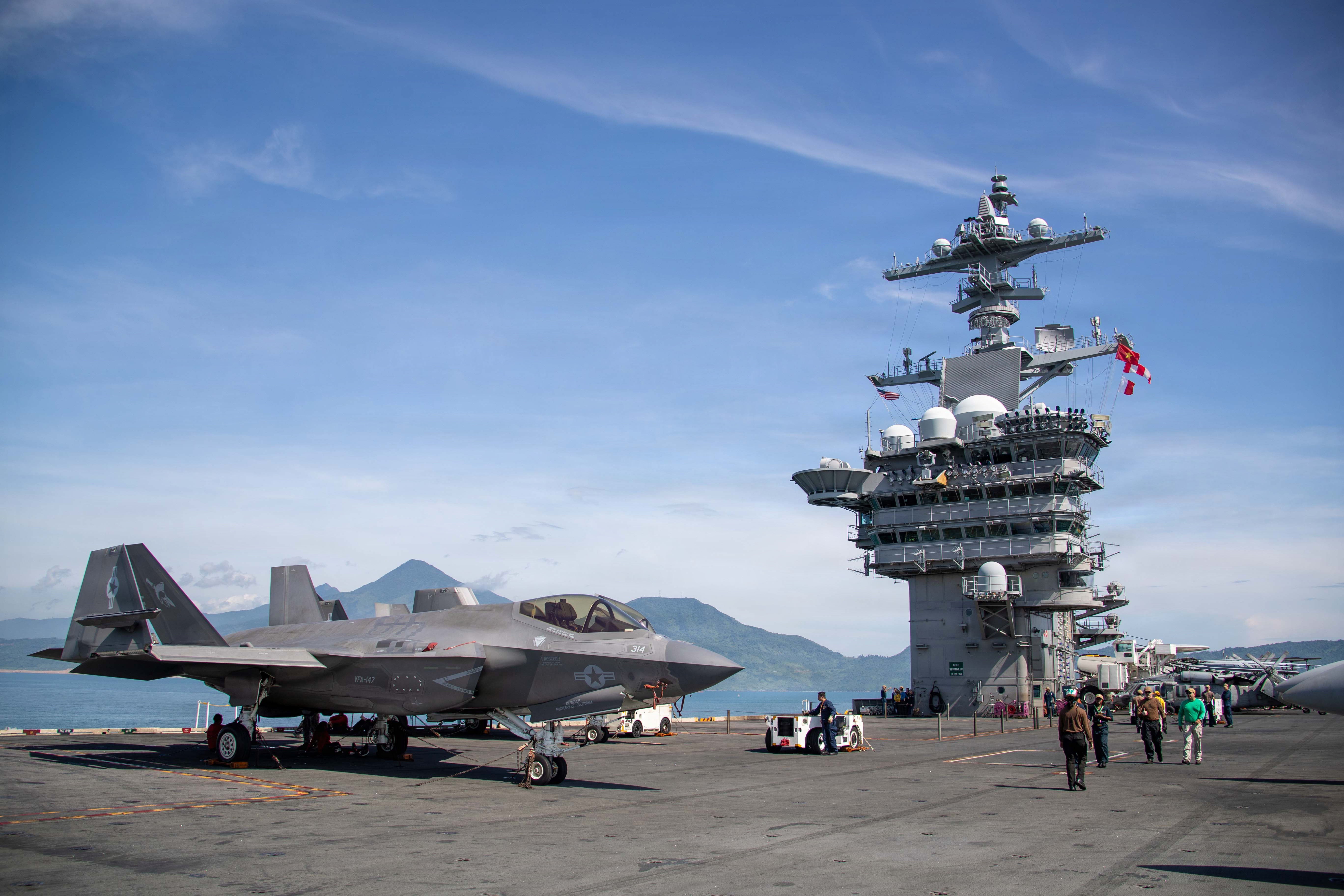 USS George Washington Arrives in Vietnam as China-Philippines Maritime Tensions Persist