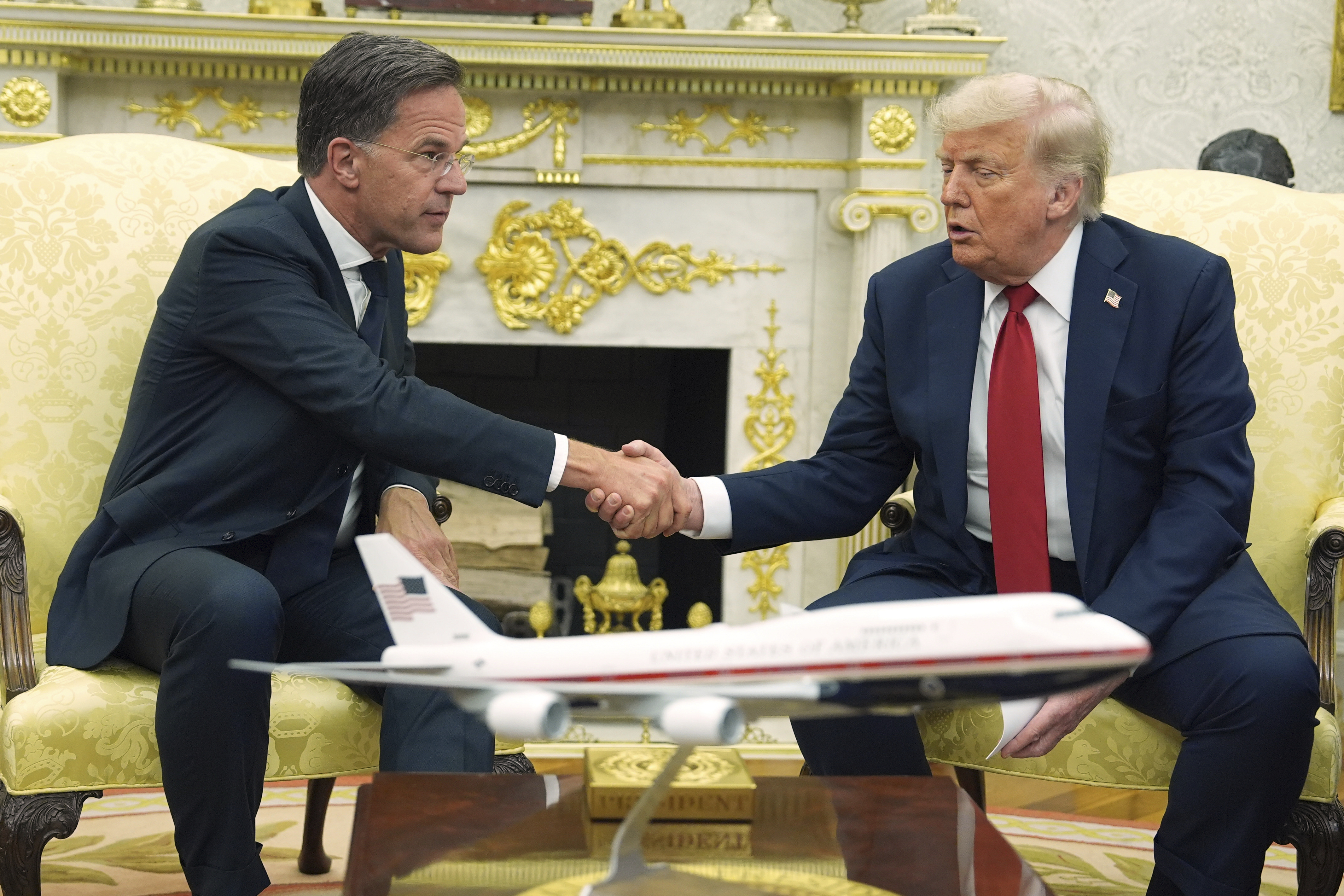 Trump threatens Russia with tariffs and boosts US weapons for Ukraine