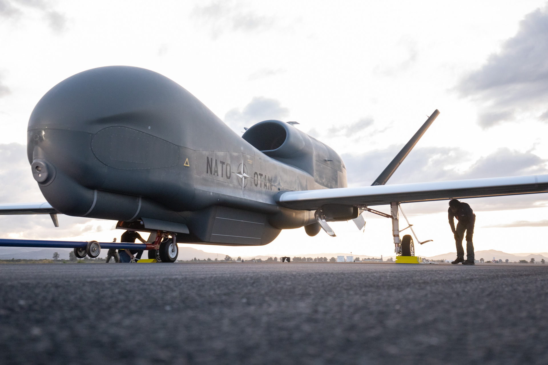 Nægte Bowling del NATO's new surveillance drone begins test flights over the Mediterranean