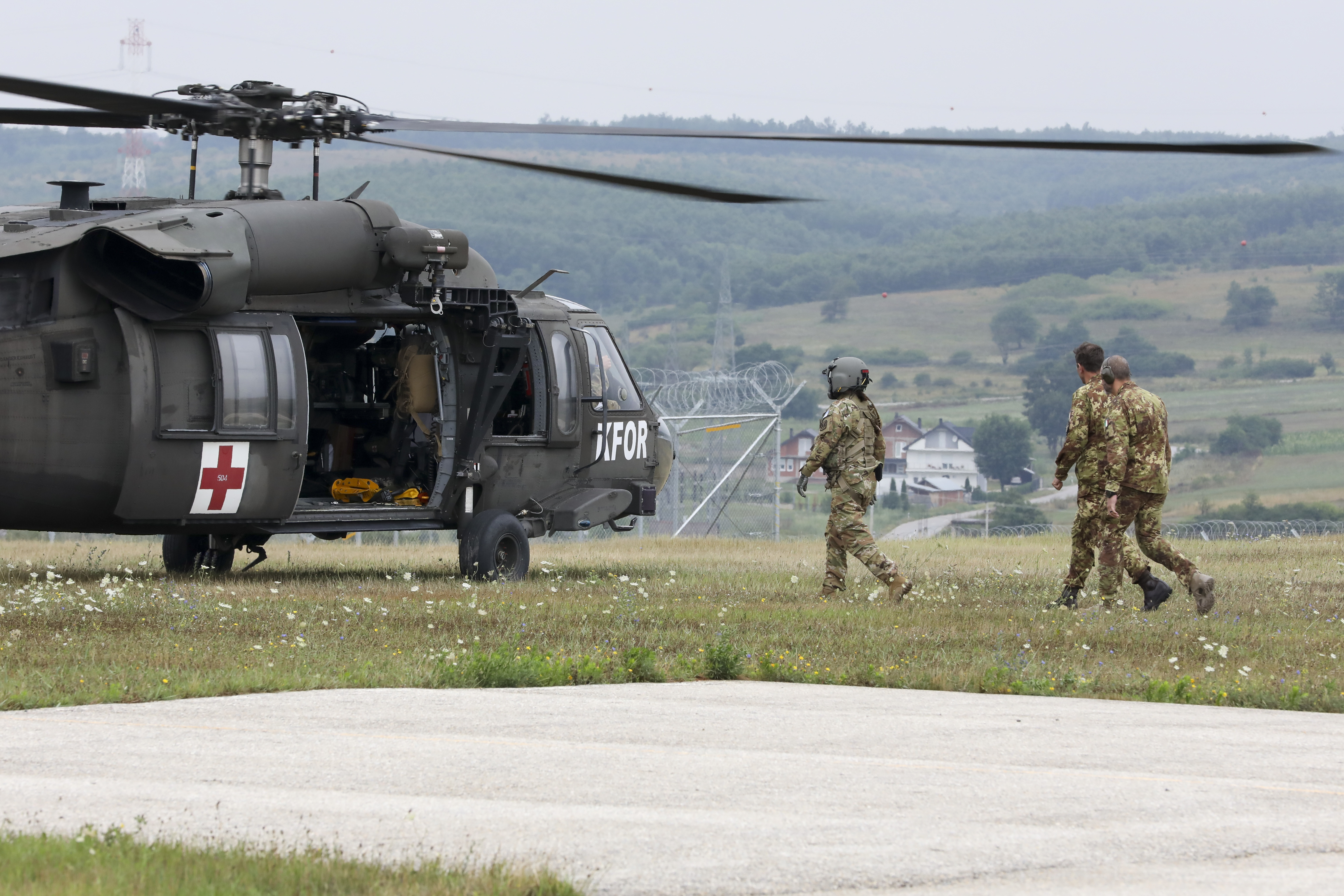 Nation Pays Tribute To Sailors, Soldiers And Aircrew On Armed