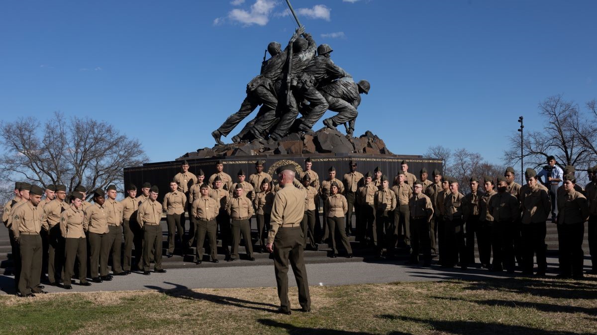 58 Marines reenlist early, on Iwo Jima anniversary