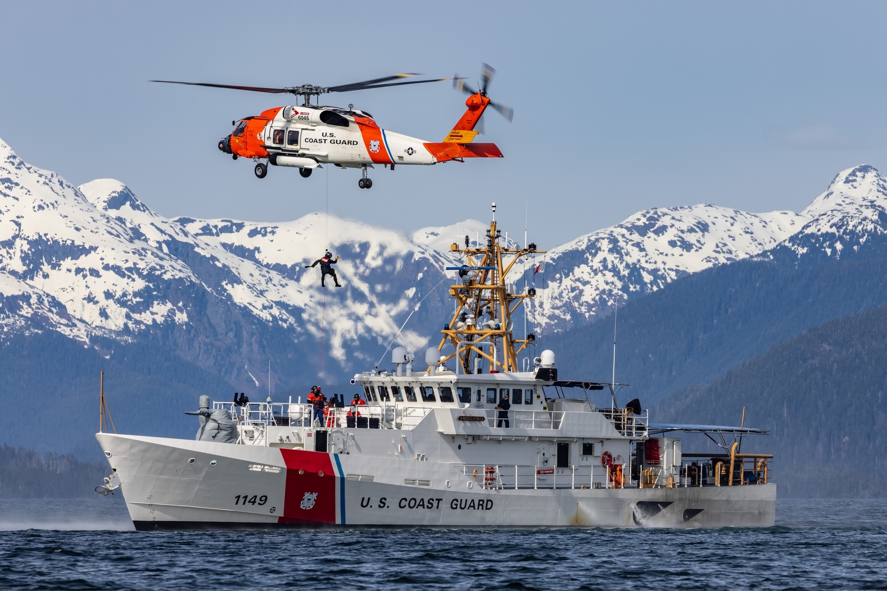 Alaska Cutter Commander Relieved in Sudden Coast Guard Crisis
