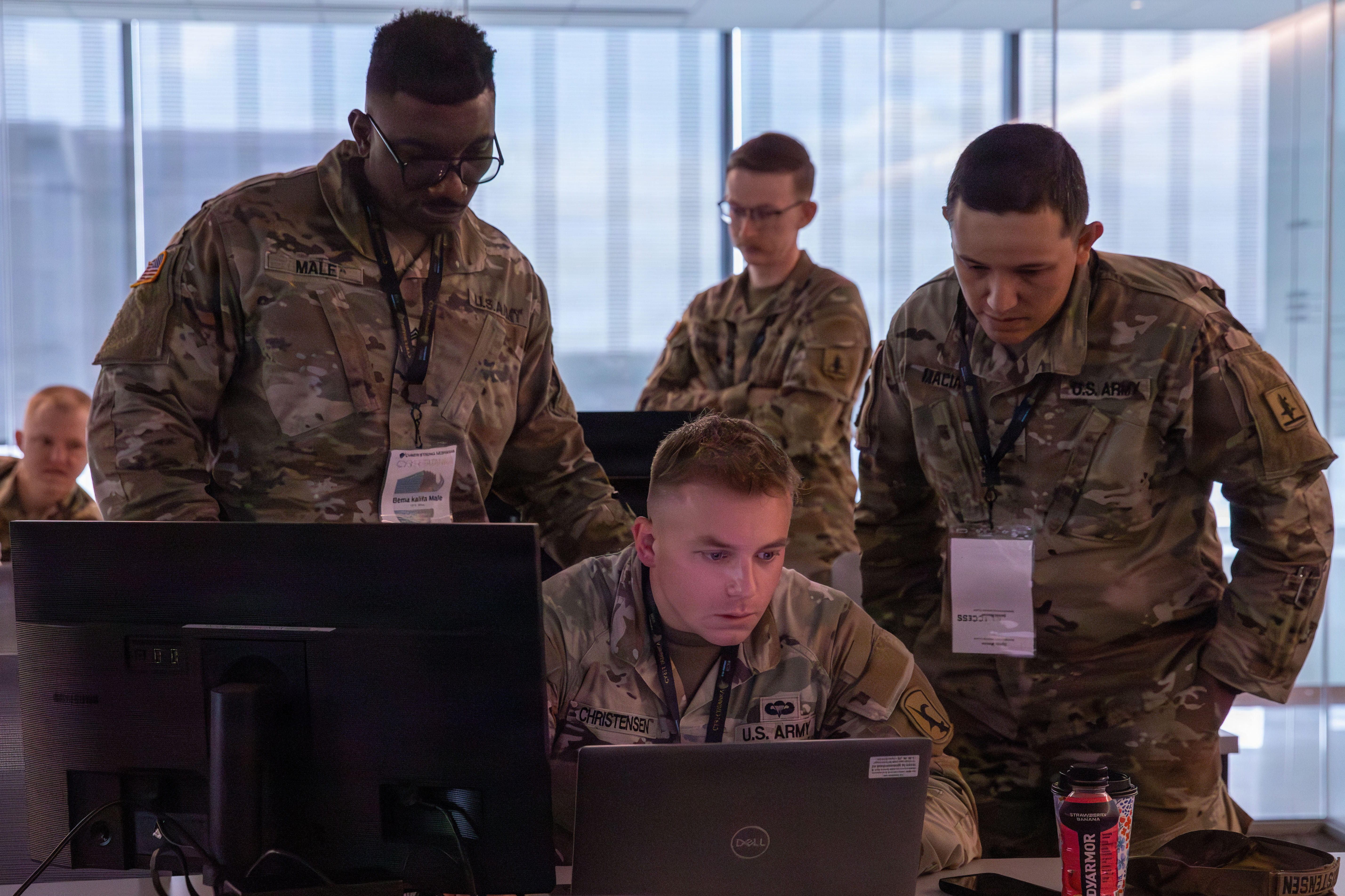 USA nie mają oddzielnej gałęzi wojska do prowadzenia cyberwojny