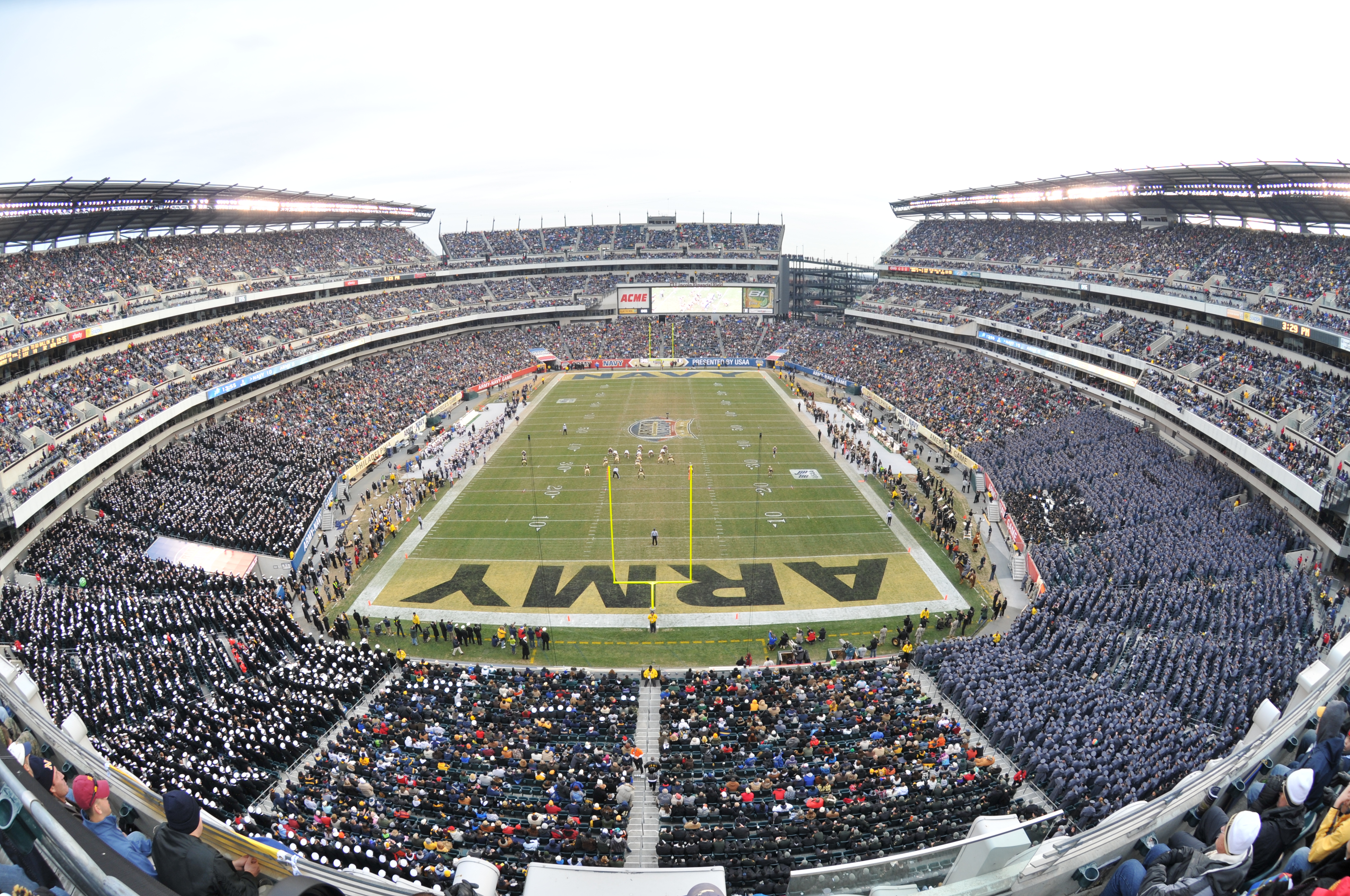 Army comes out on top in history-filled game against Navy at the Linc