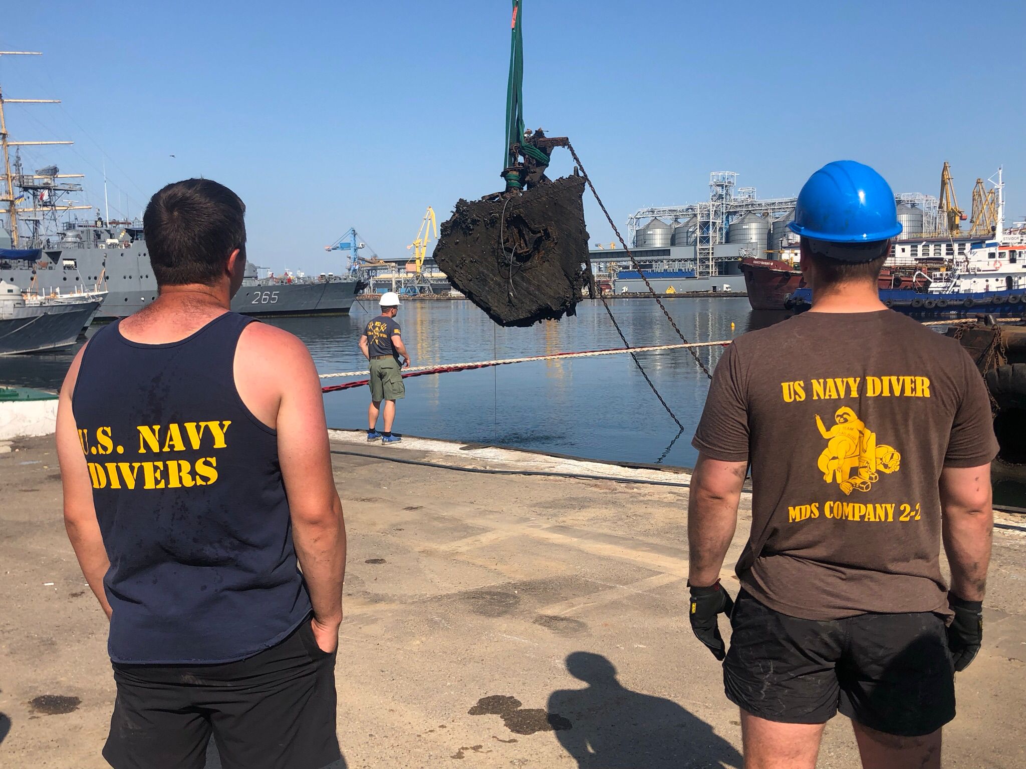 The US Navy is combining diver teams as it readies for future wars