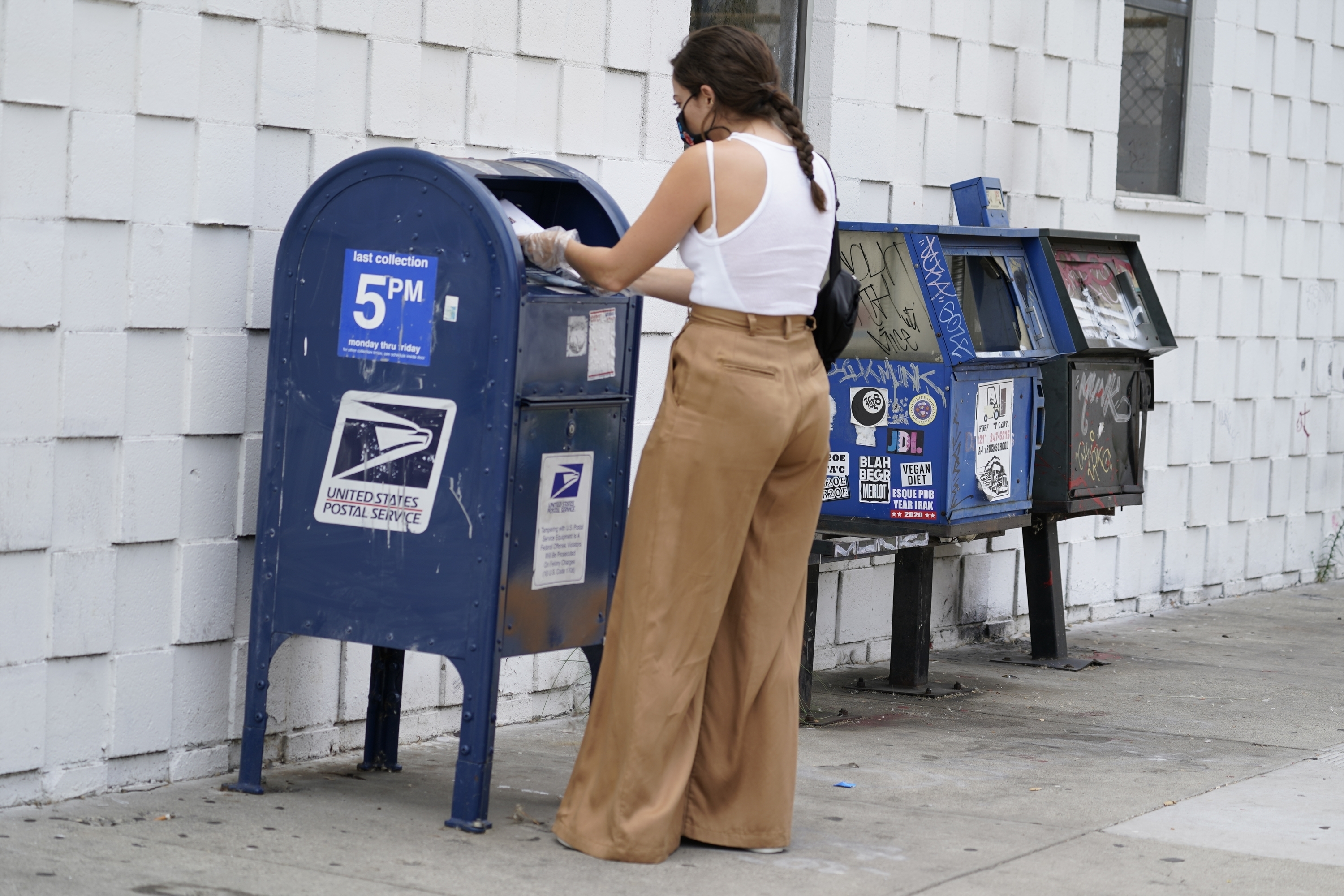 USPS Delays Veteran Prescriptions, VA Working on Solutions