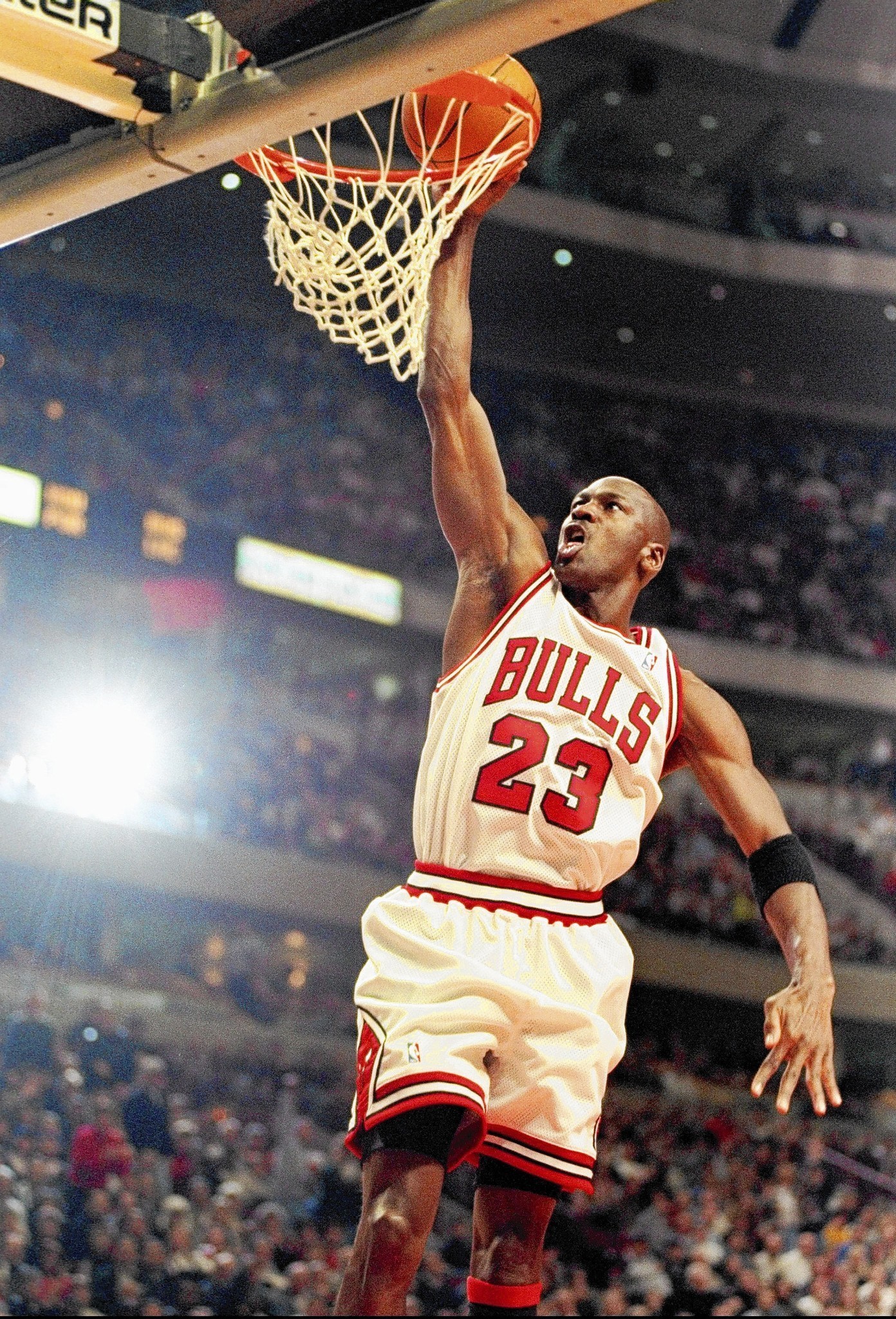 tubo Increíble Consultar Review - 'Michael Jordan: The Life' by Roland Lazenby – Chicago Tribune