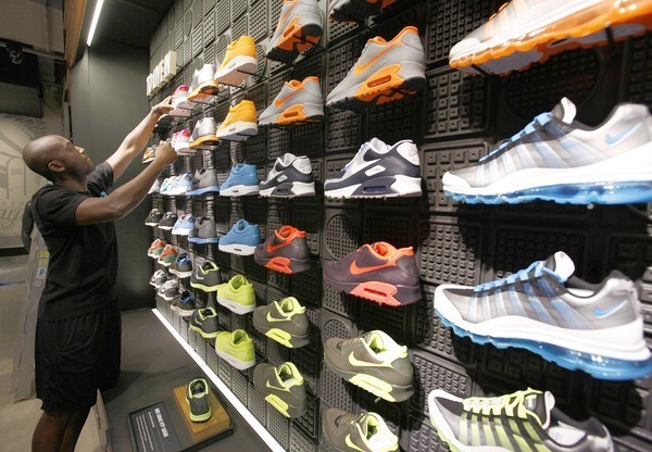 nike store chicago jobs