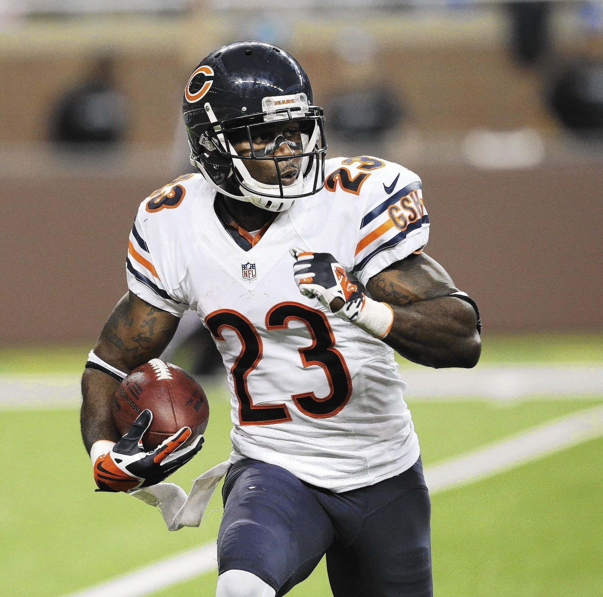 Bears' Devin Hester poised to sell $2 million Riverwoods mansion
