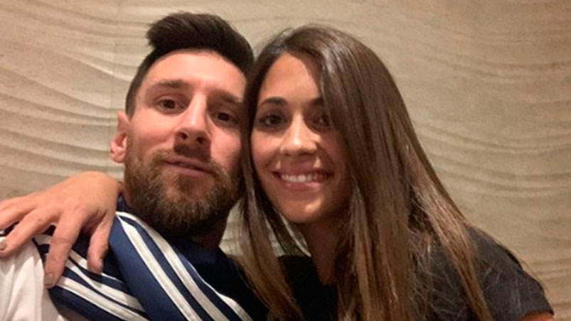 El beso de Antonela Roccuzzo a Lionel Messi en el día de su cumpleaños | ElDoce