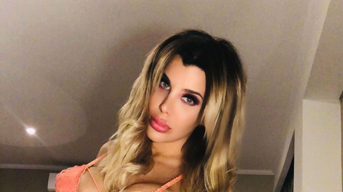 Charlotte Caniggia se mostró depilándose: 