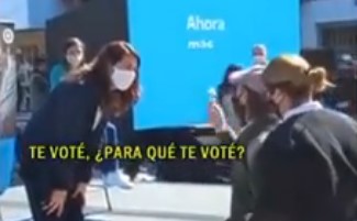 “¿Para qué te voté?”: un jubilado increpó a la intendenta de Moreno en pleno acto político