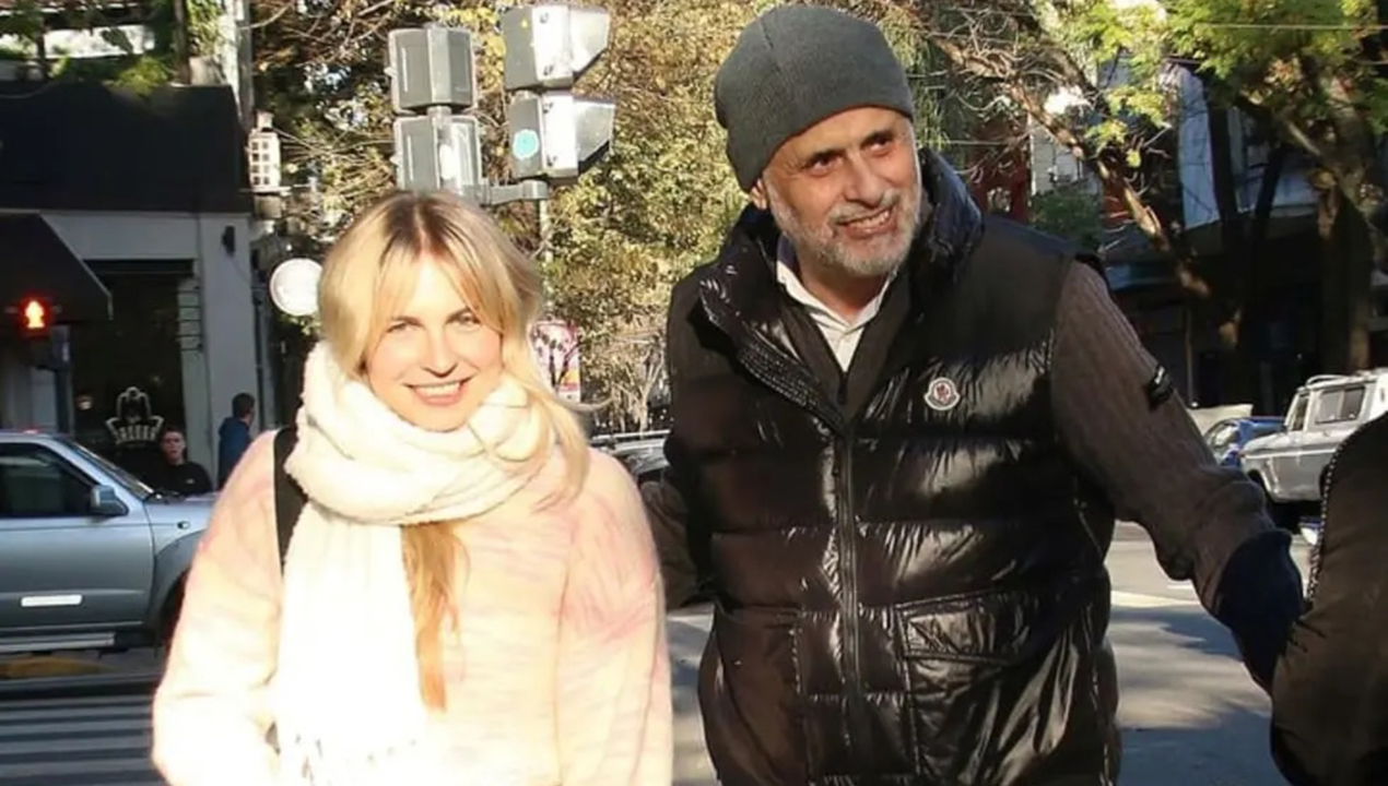 Jorge Rial y María del Mar Ramón hablaron de su relación y se mostraron muy enamorados. Fuente: Web.